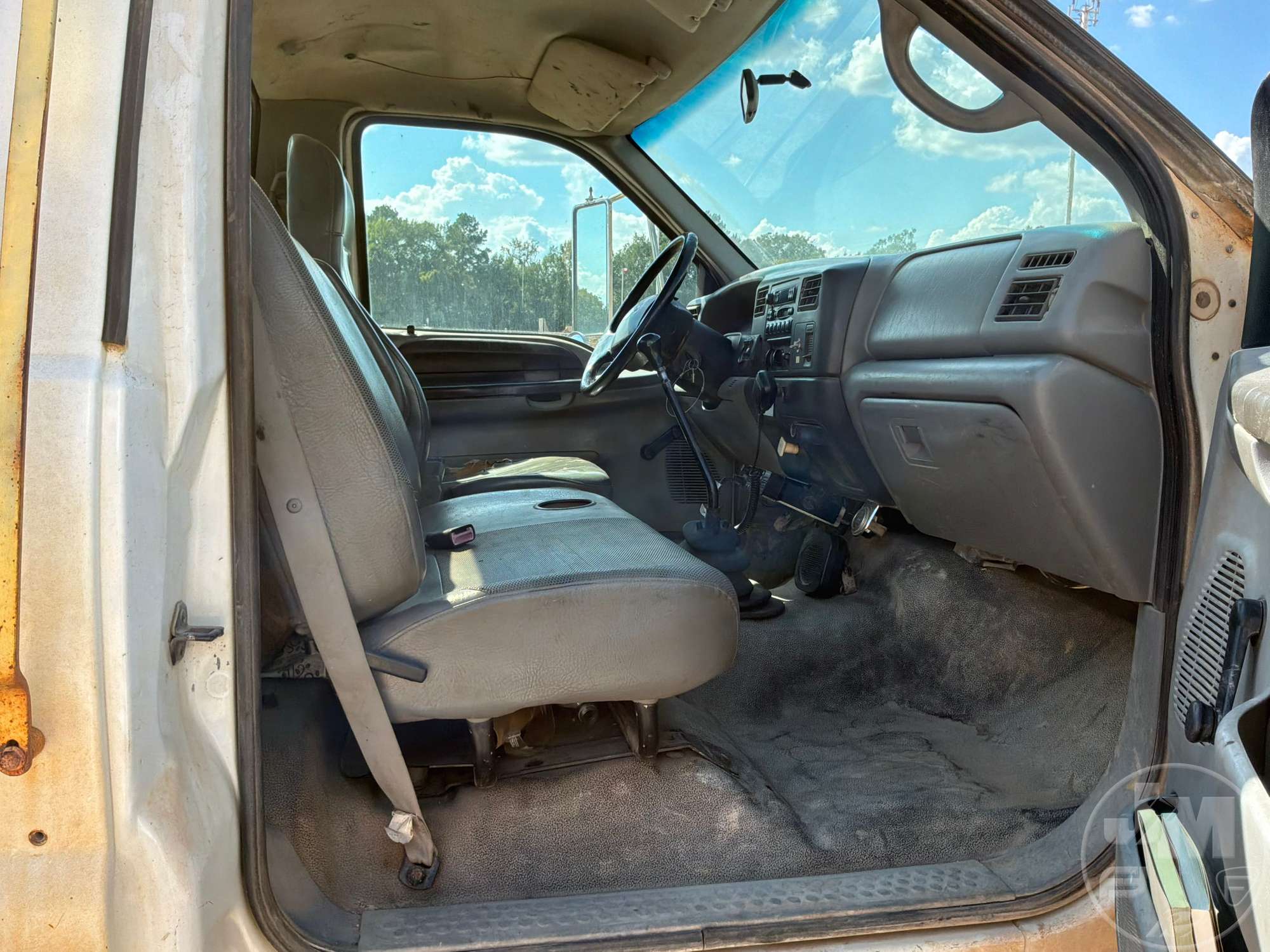 2002 Ford F750