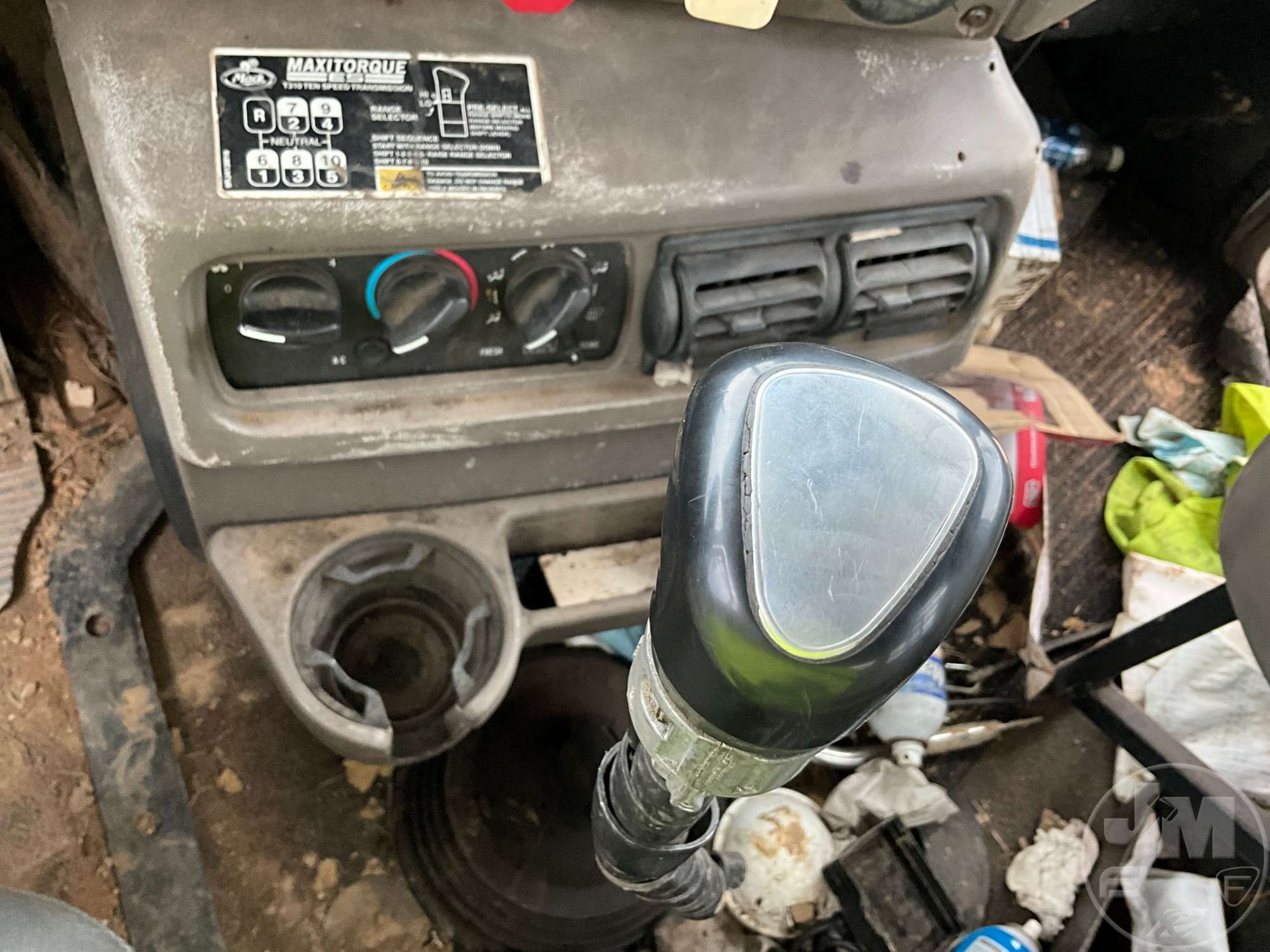2005 Mack 613