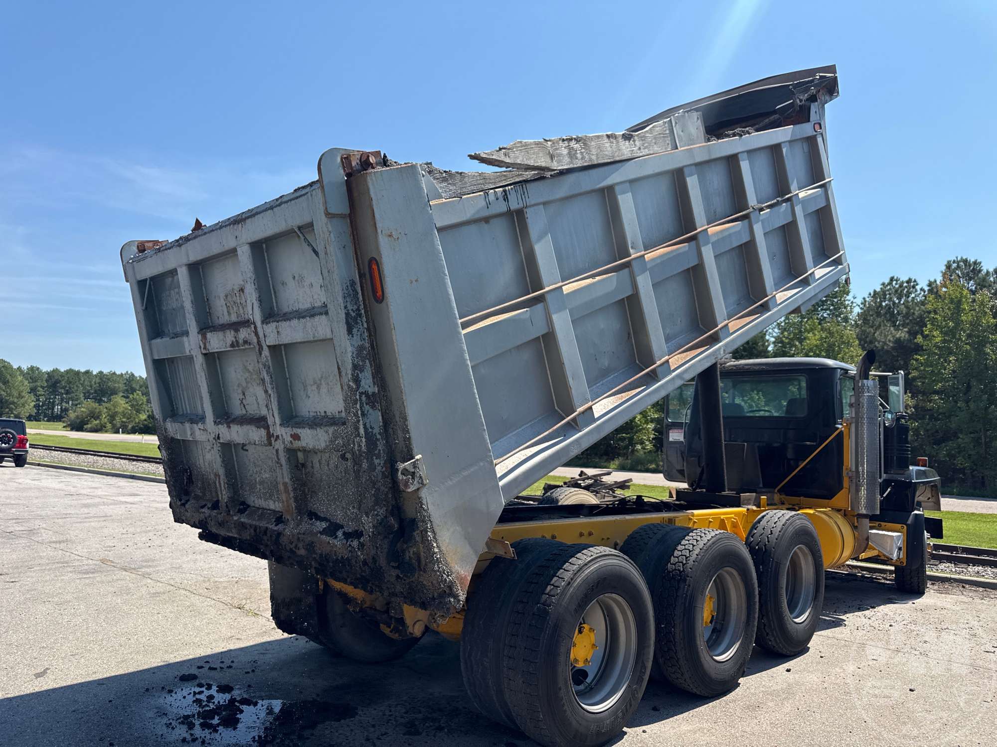1996 Mack RD688S