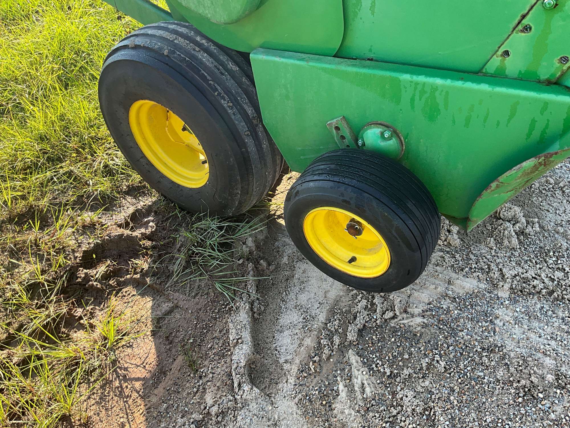0 John Deere 348T-14X18