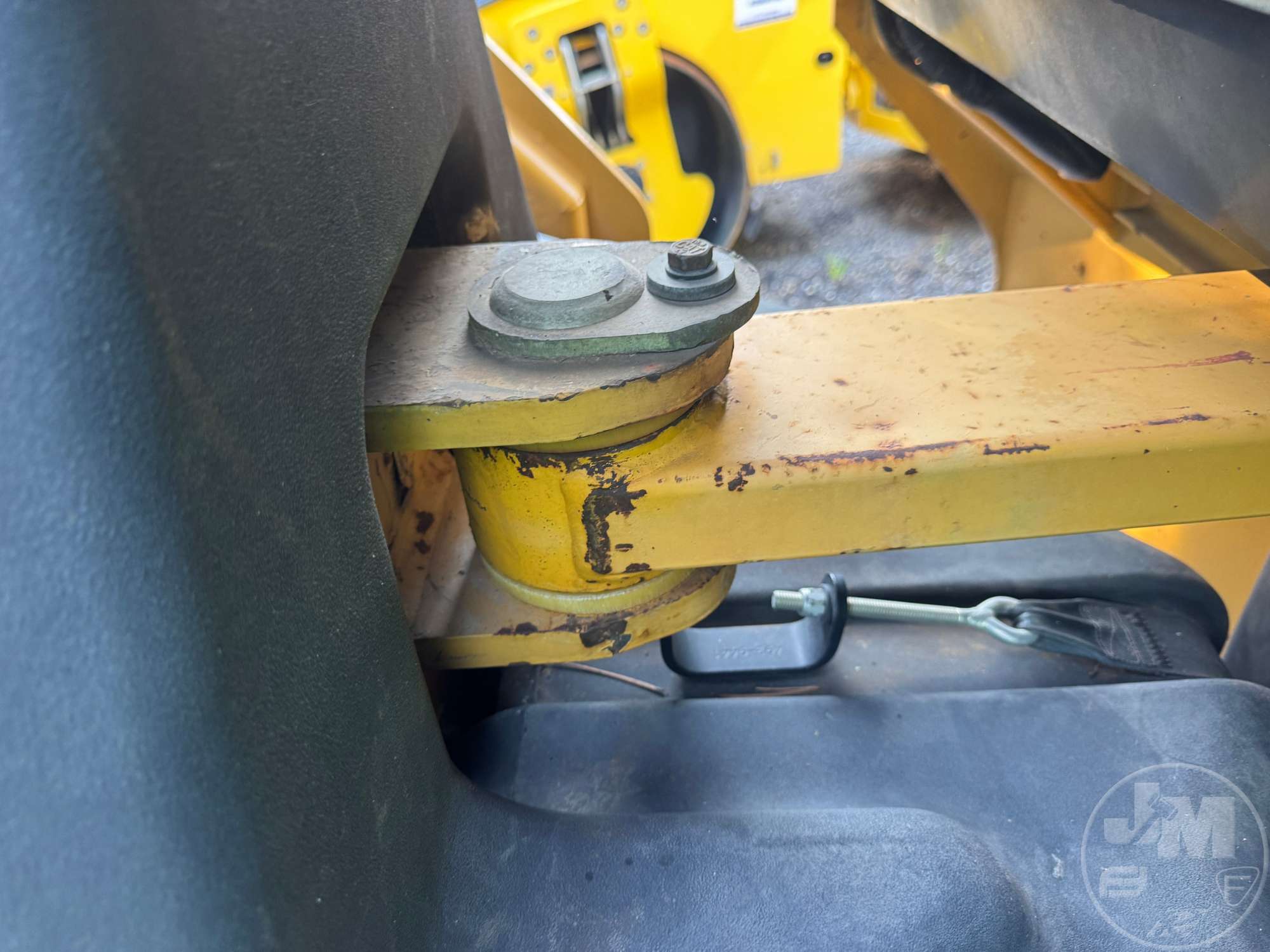 2015 Caterpillar CB64B