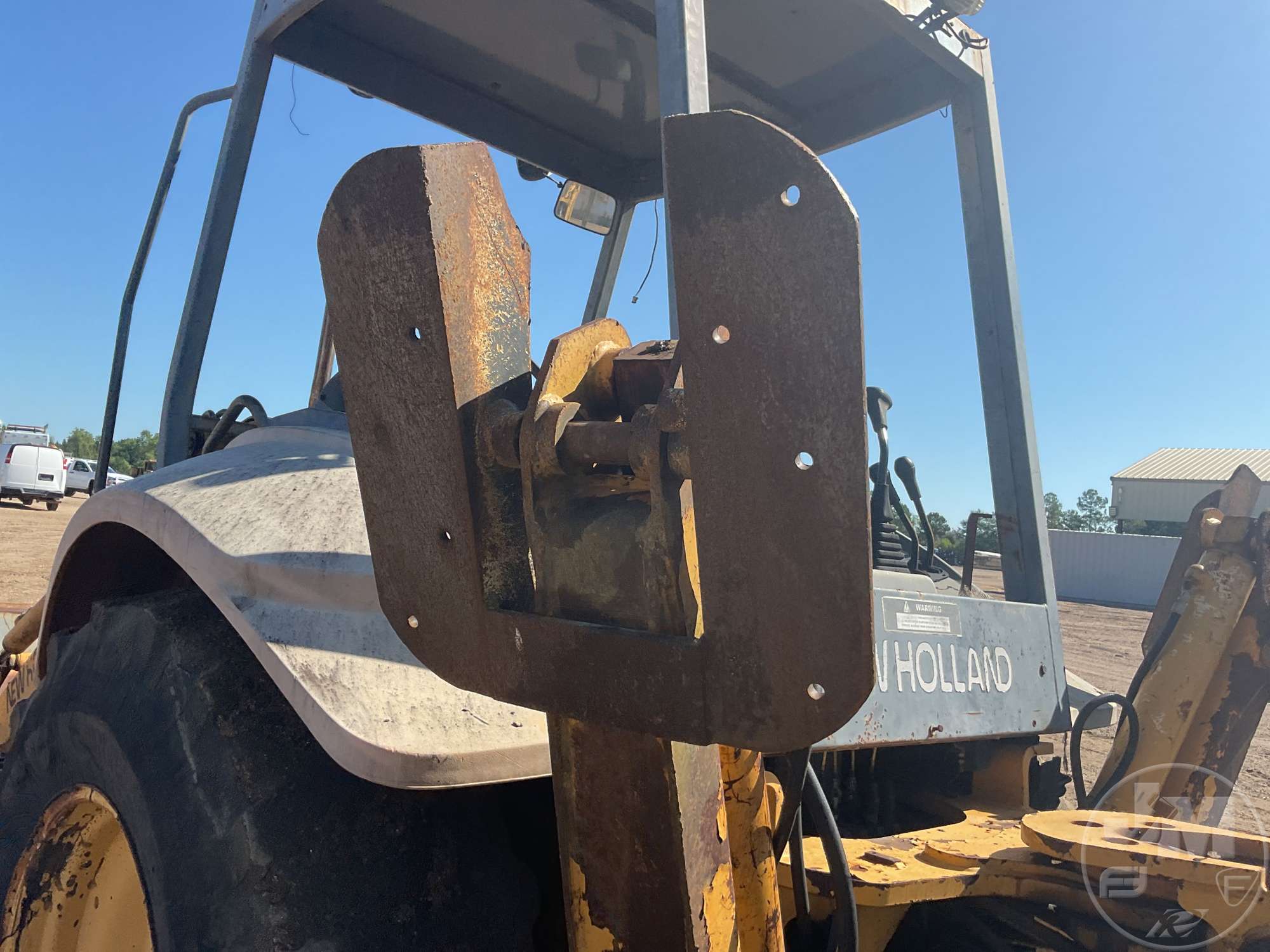1998 New Holland 555E