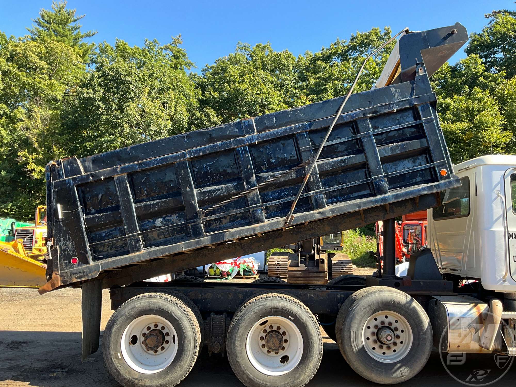 2012 Mack GU GRANITE