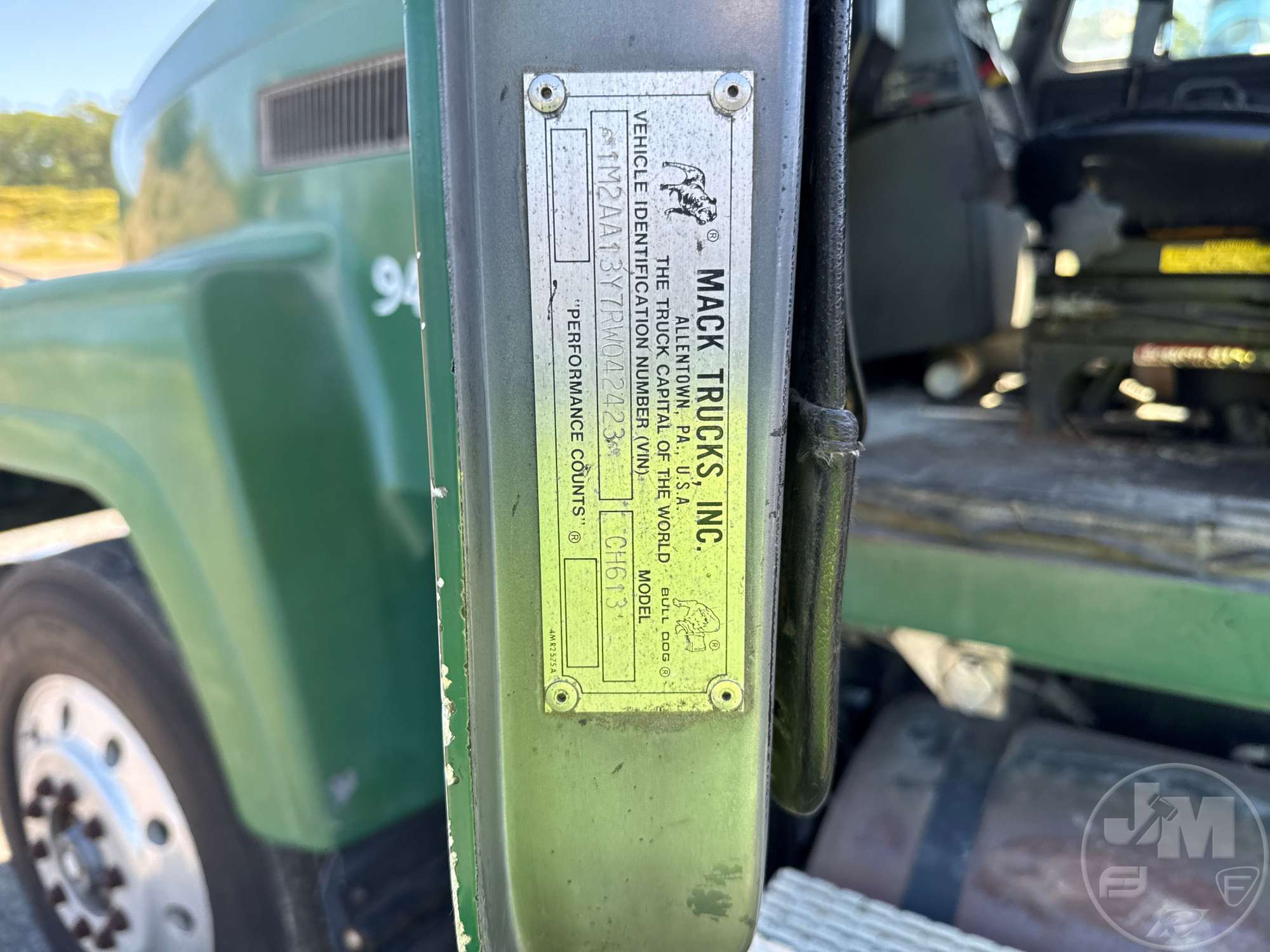 1994 Mack CH 613