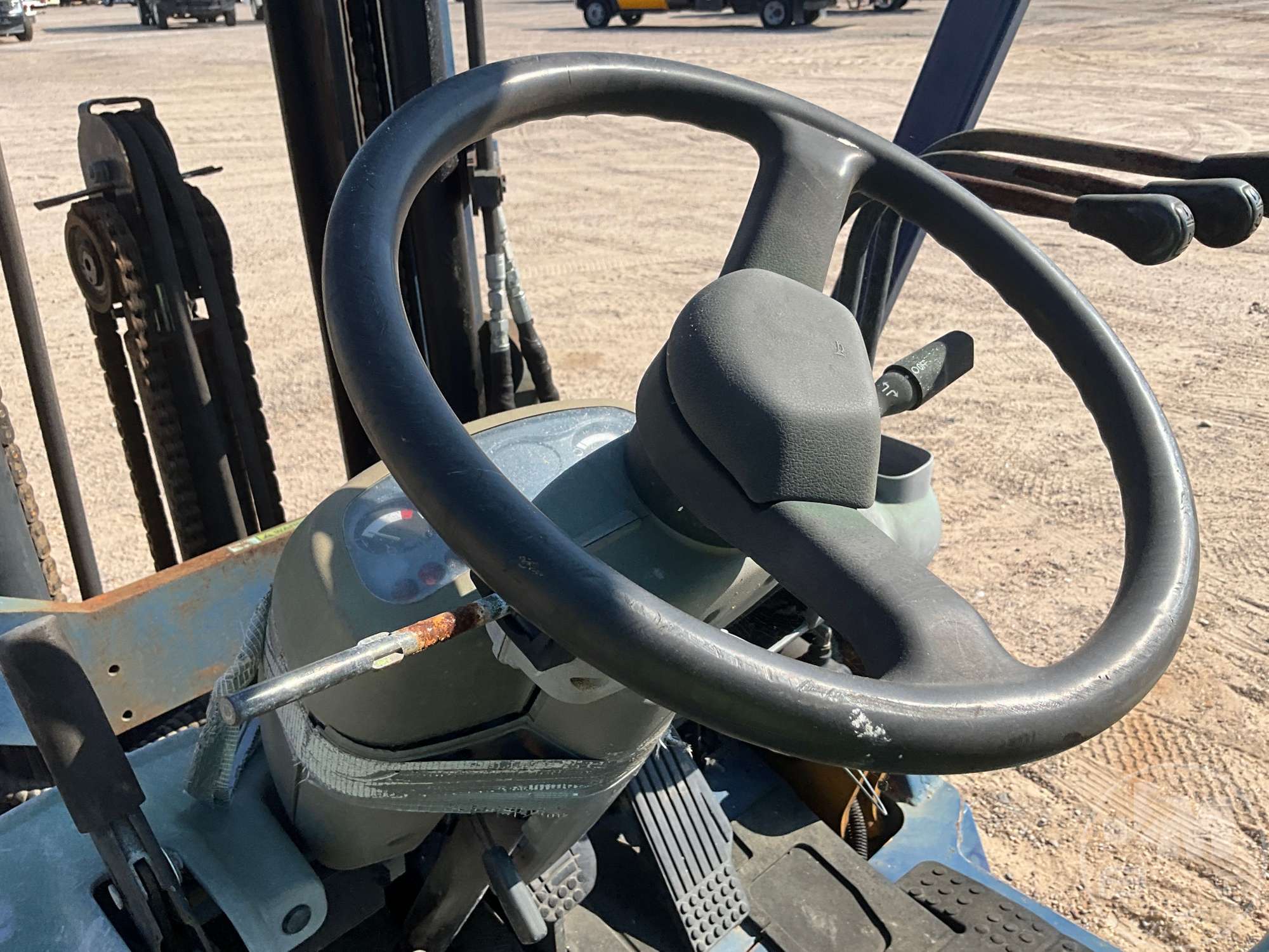 0 Komatsu FG25T-12