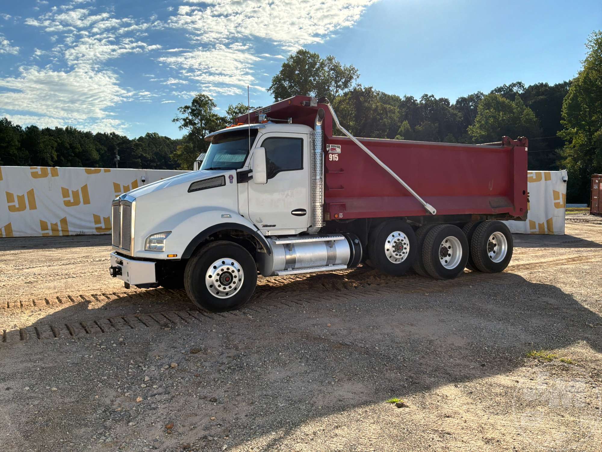 Photo of 2016 Kenworth T880