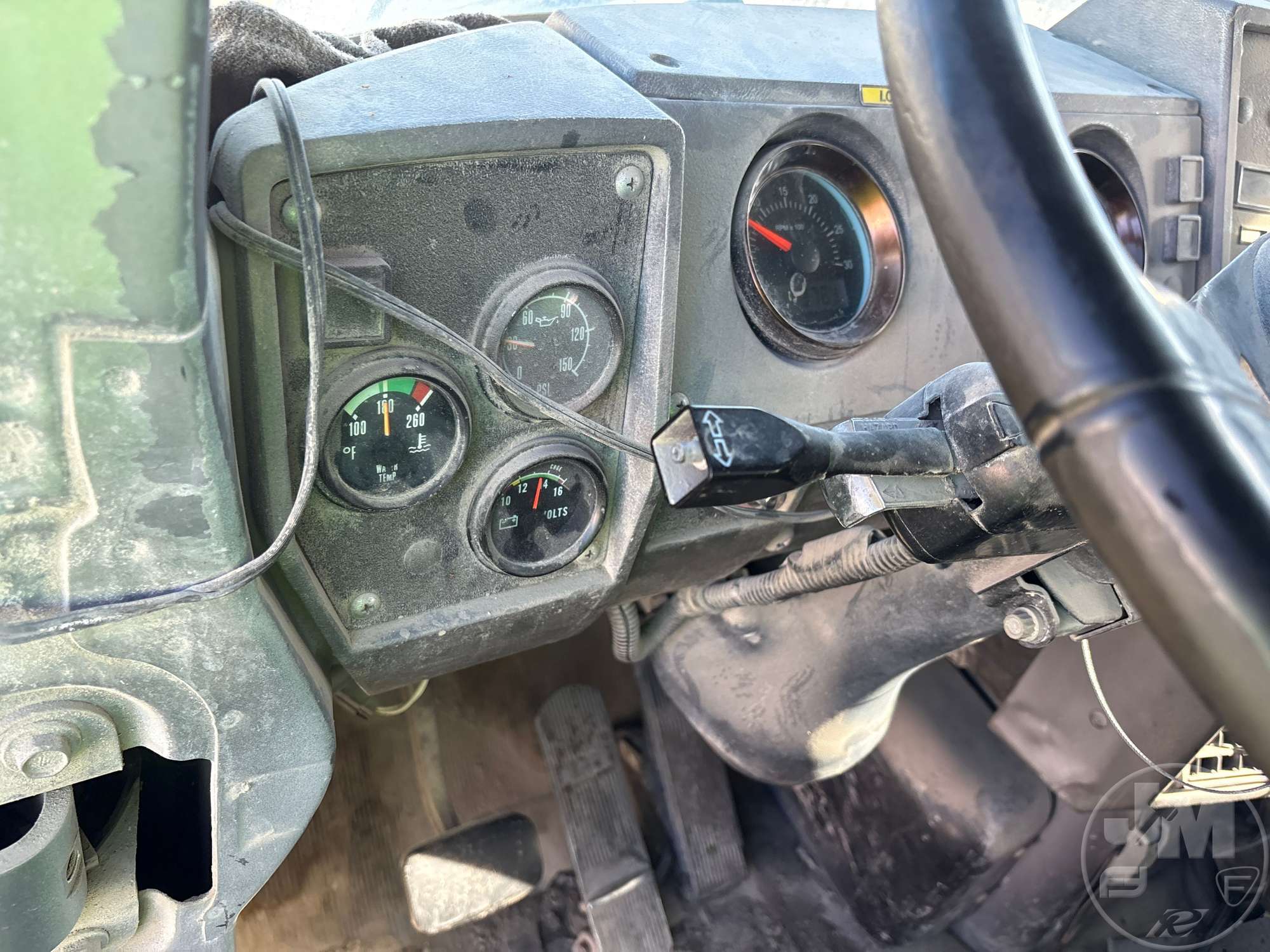 2001 Mack DM690S