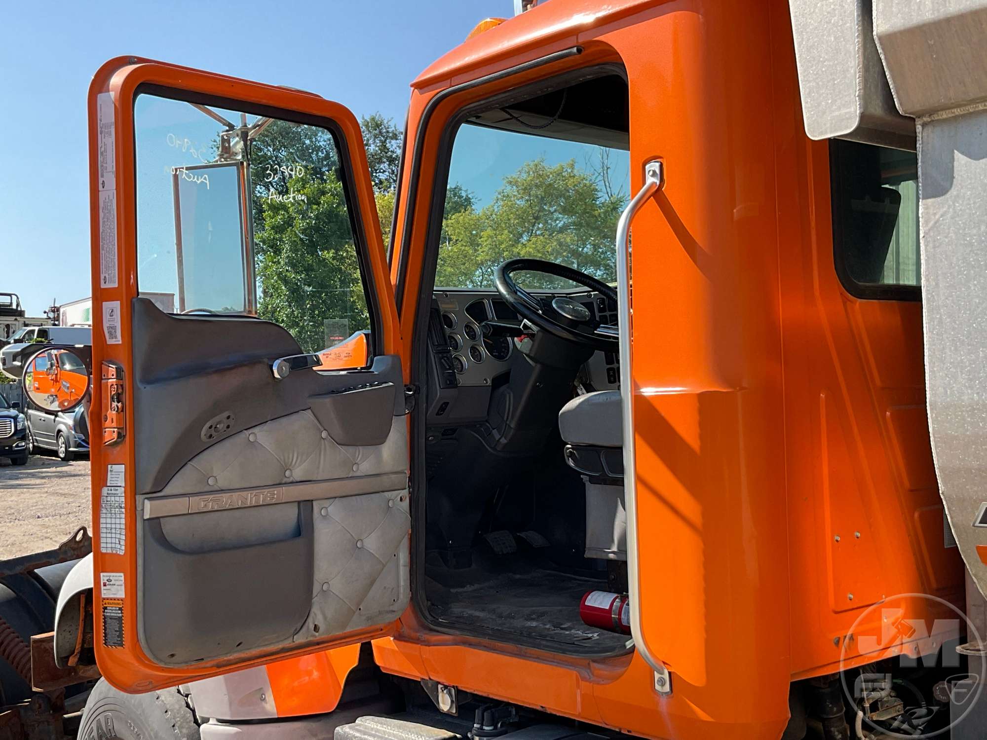 2014 Mack GU GRANITE