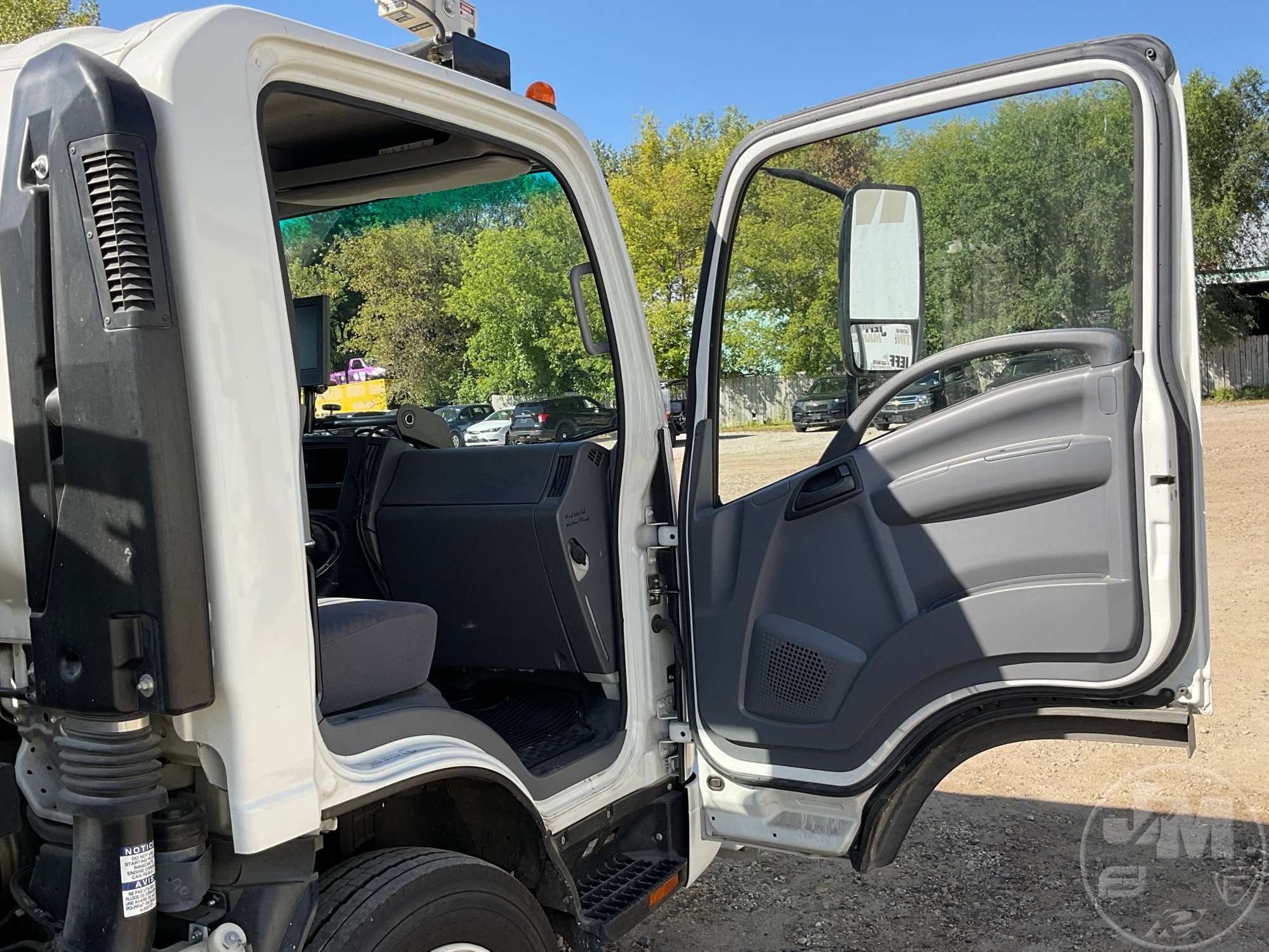 2012 Isuzu NRR