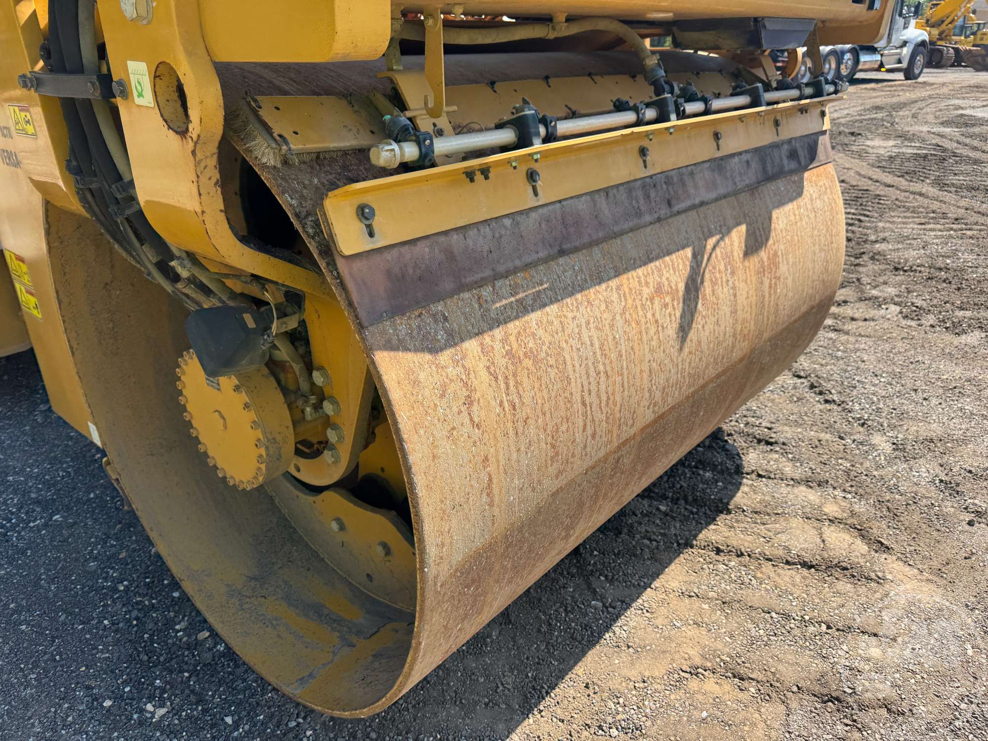 2016 Caterpillar CB54B