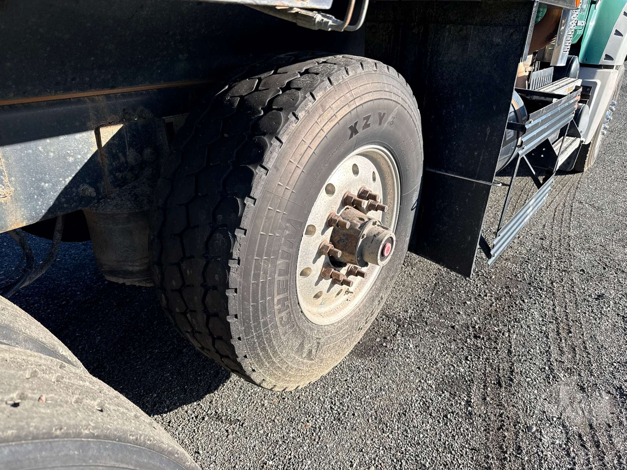 2011 Mack GU GRANITE