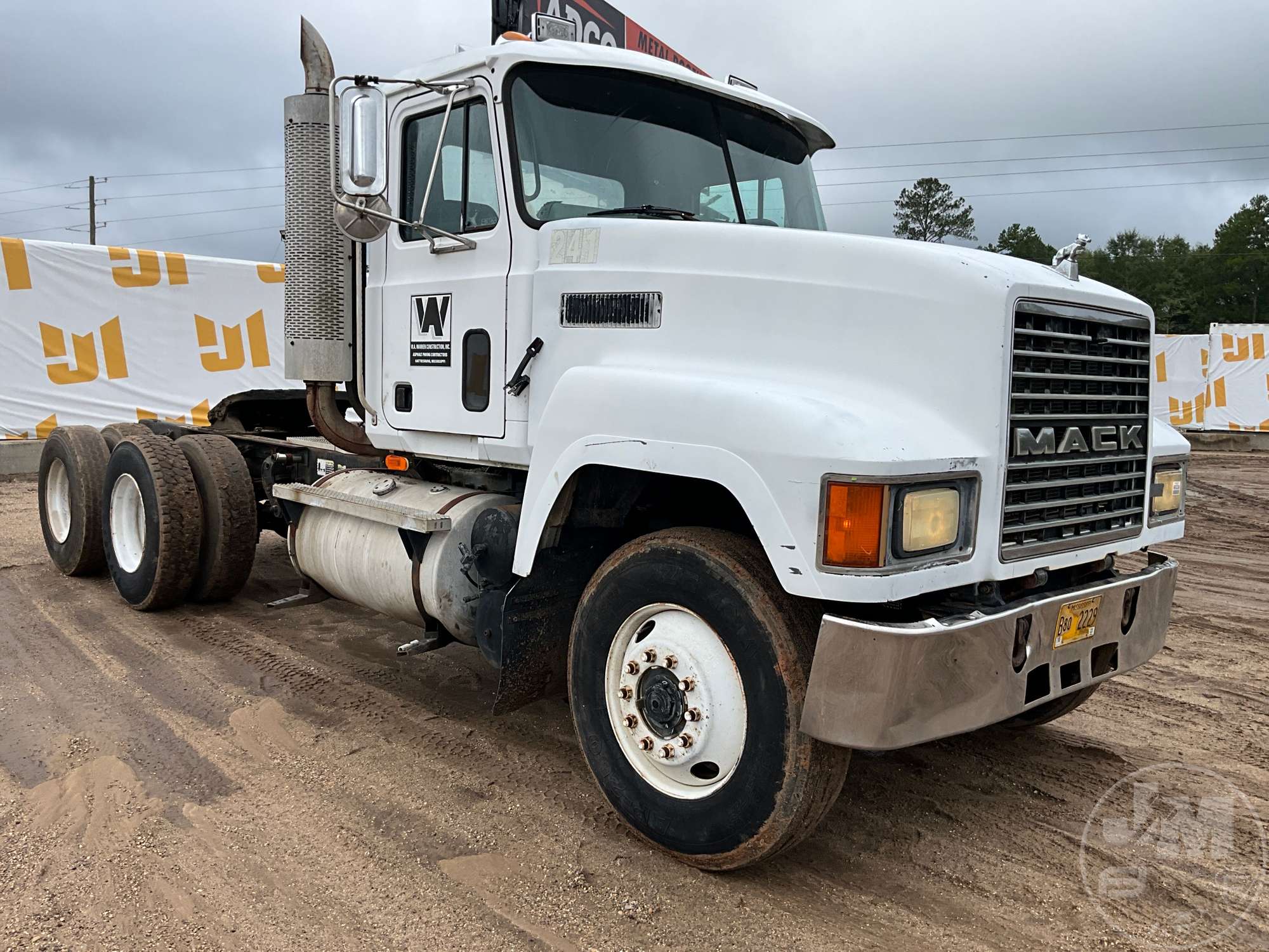 1997 Mack CH 613