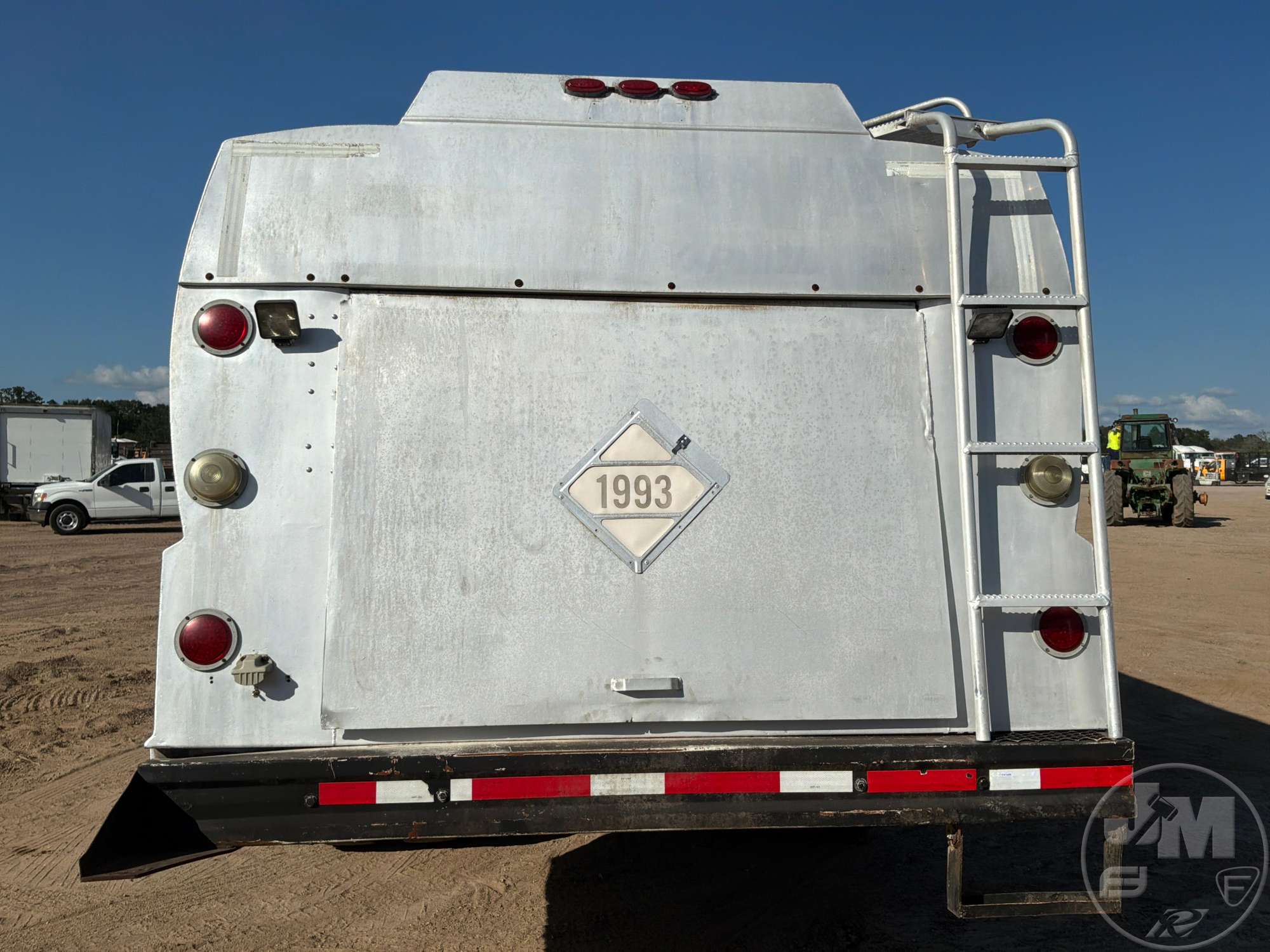 2006 Freightliner M2