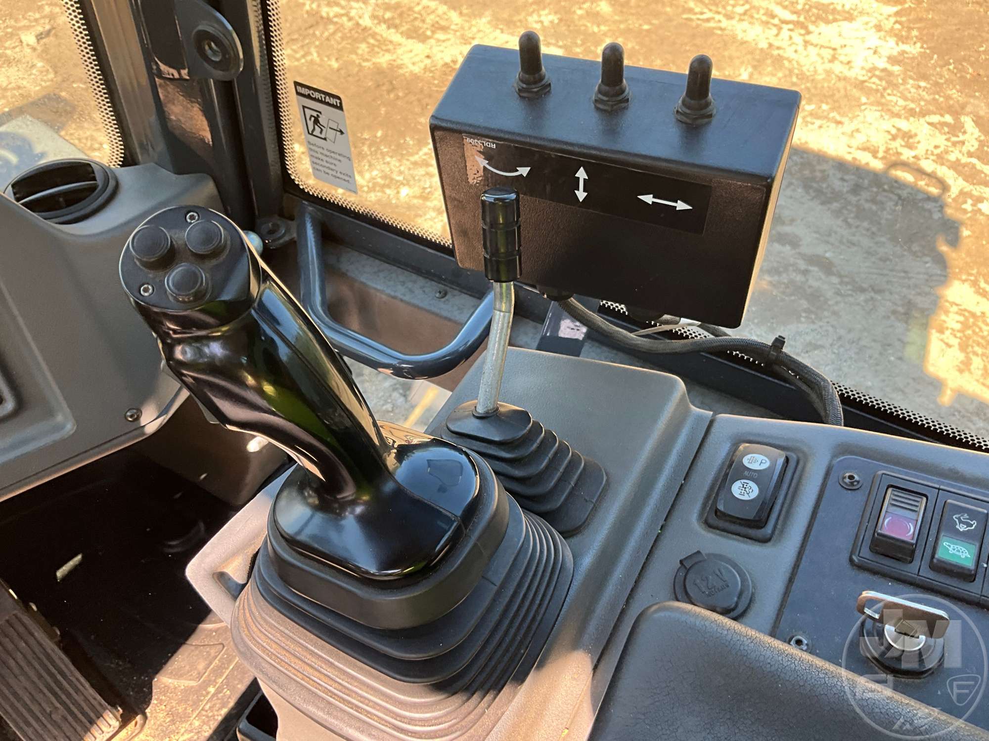 2017 John Deere 324K