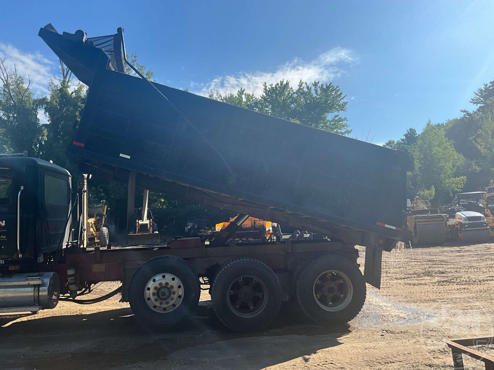 2009 Mack GU713