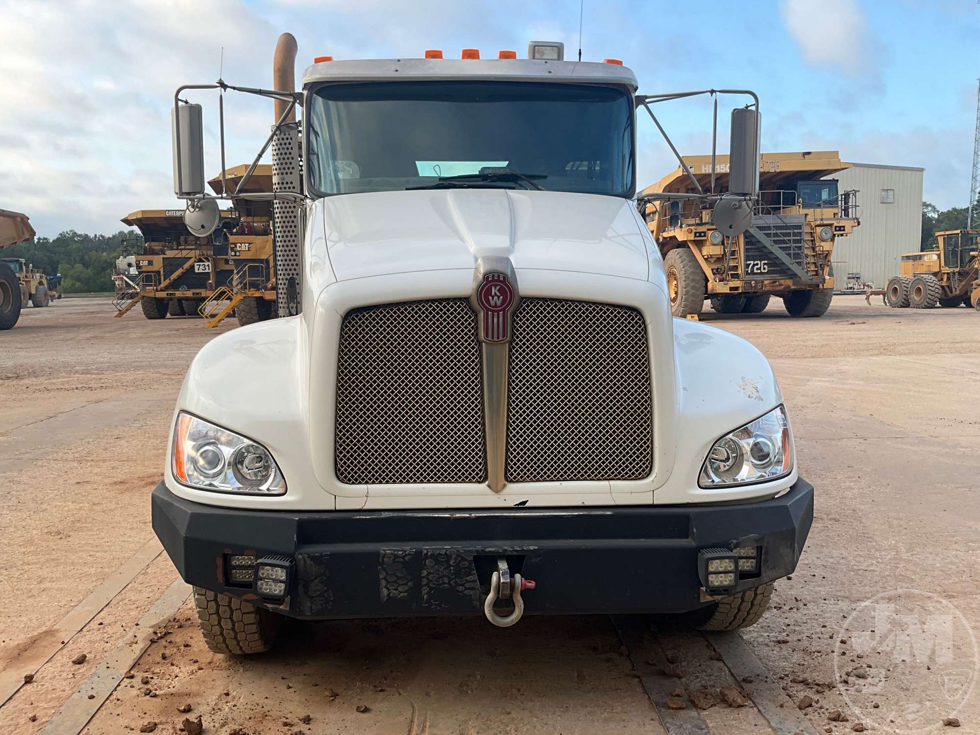 0 Kenworth T3 SERIES