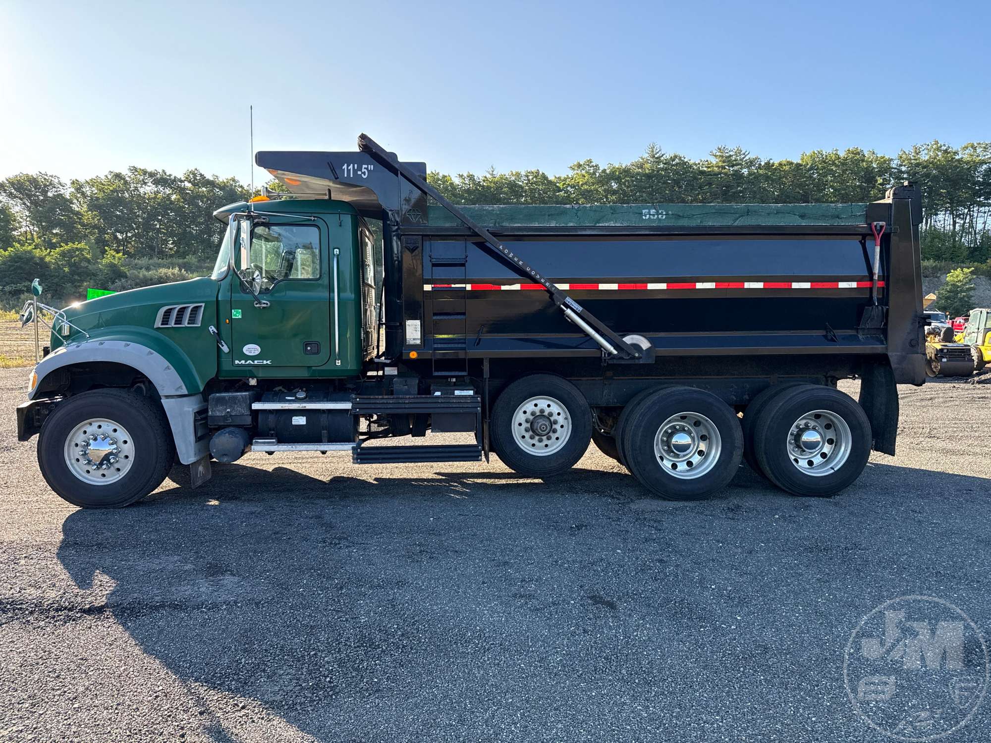 2011 Mack GU GRANITE
