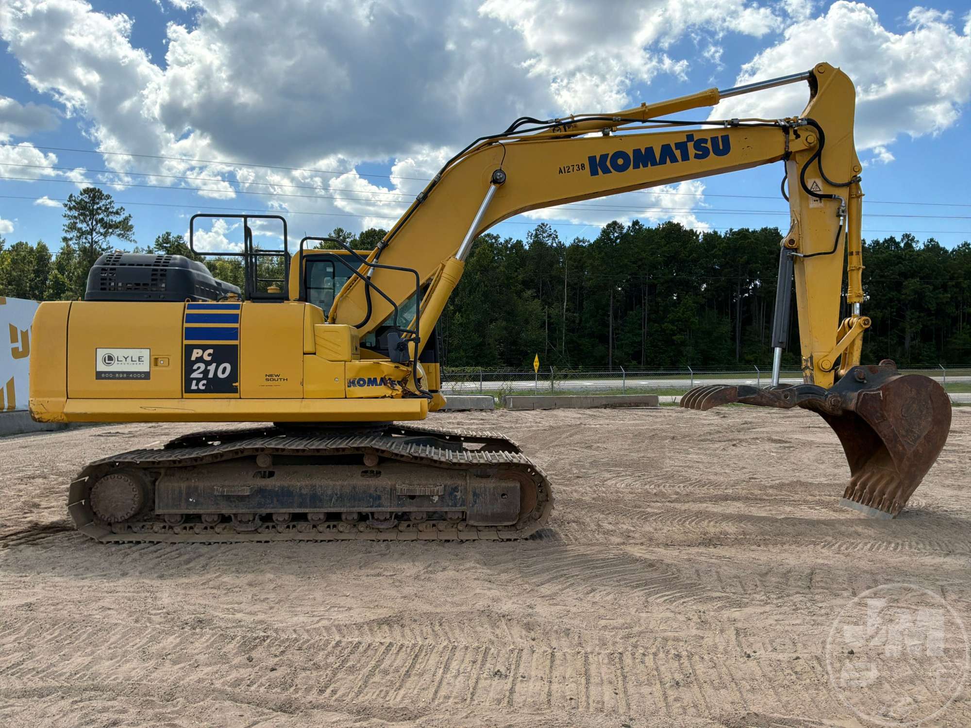 2019 Komatsu PC210LC-11