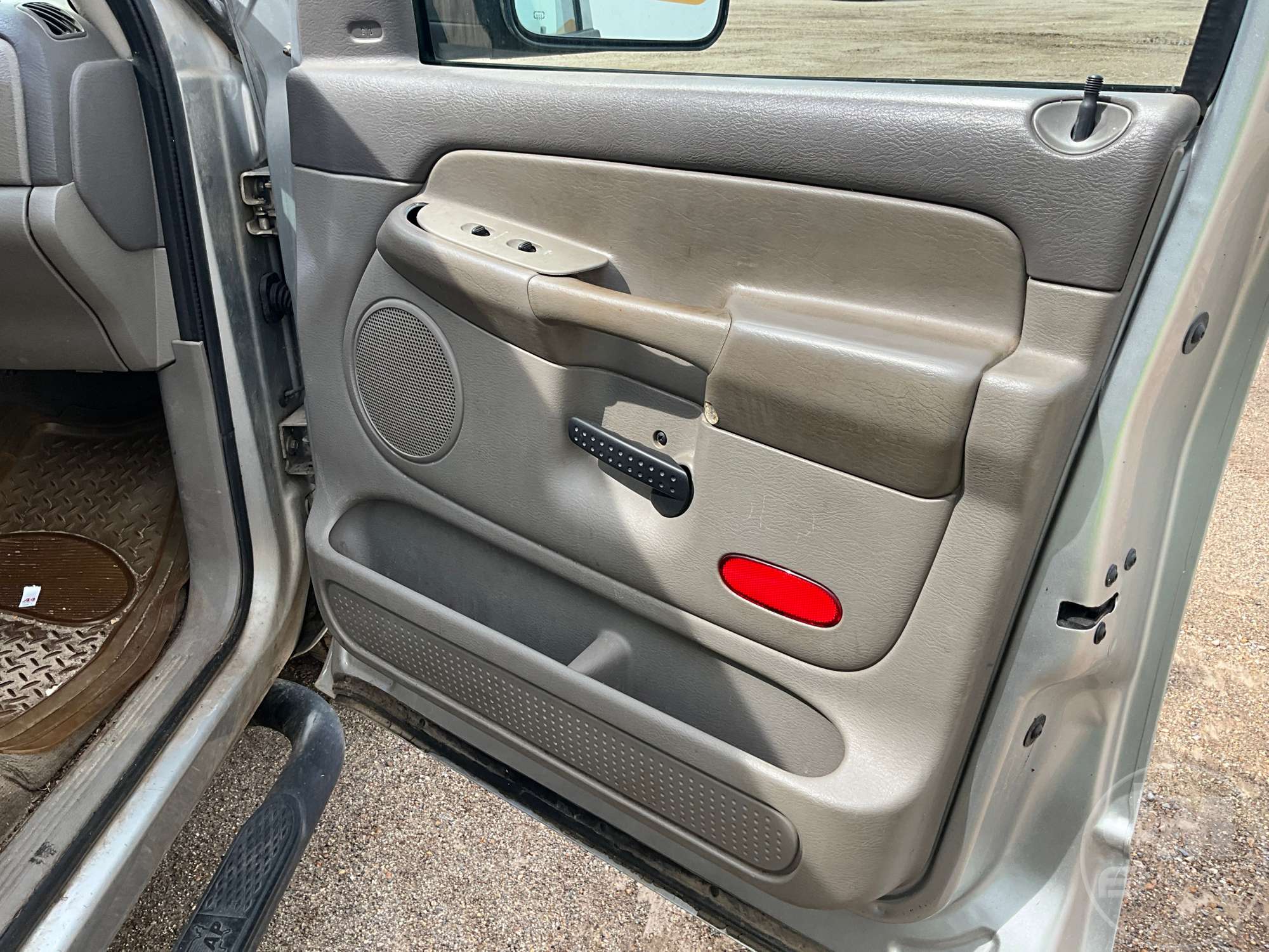 2004 Dodge RAM SLT