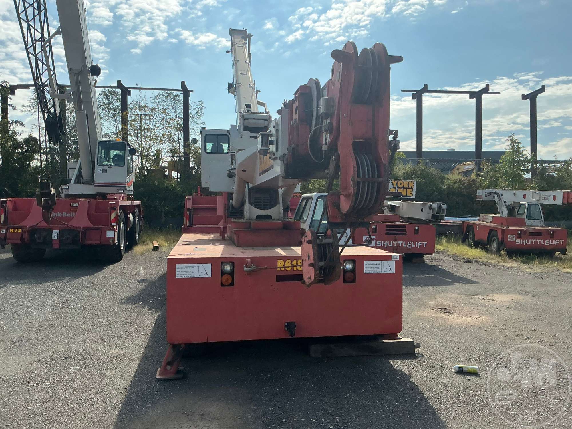 2004 Shuttlelift 5560B