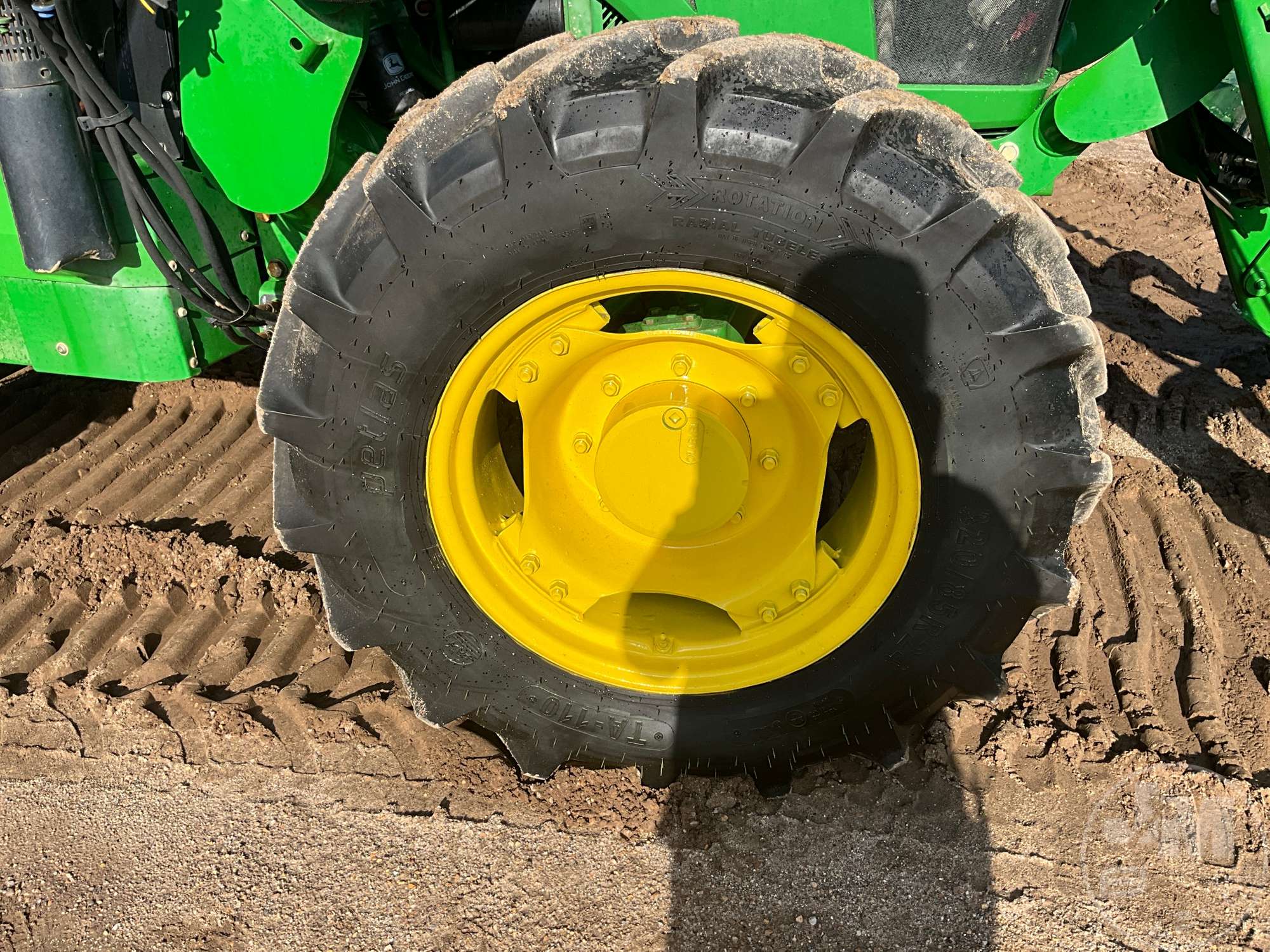 0 John Deere 5100E