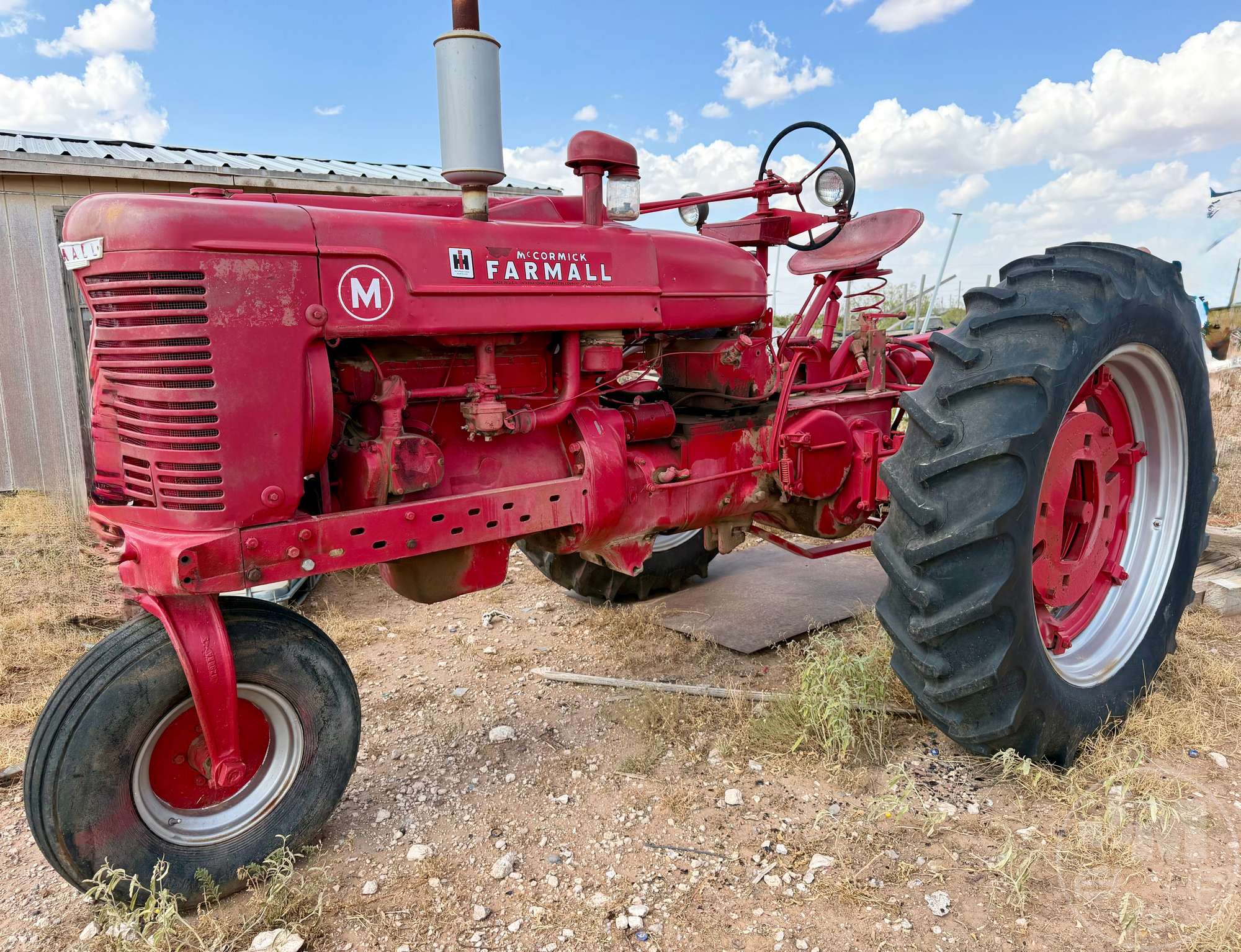0 International MCCORMICK FARMALL