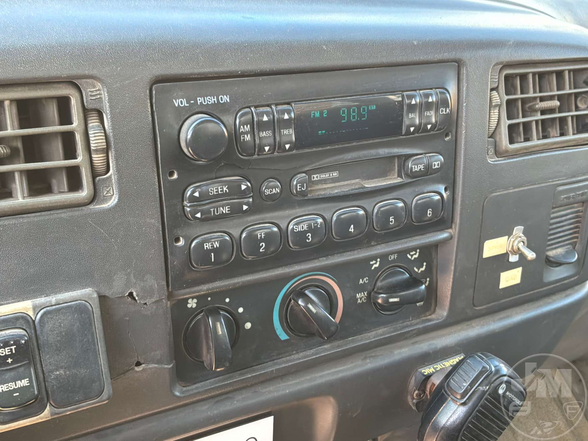 2002 Ford F750
