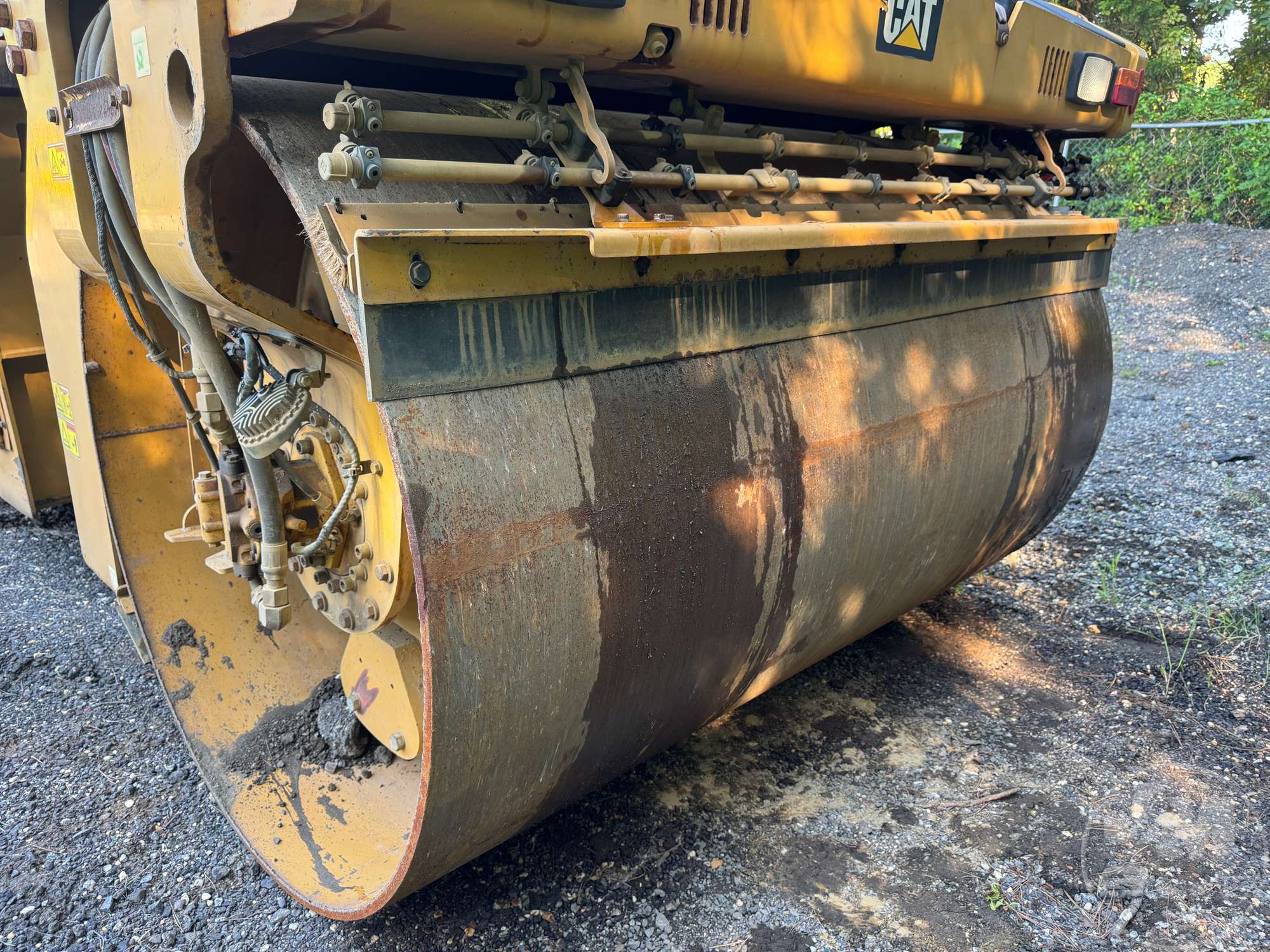2015 Caterpillar CB64B