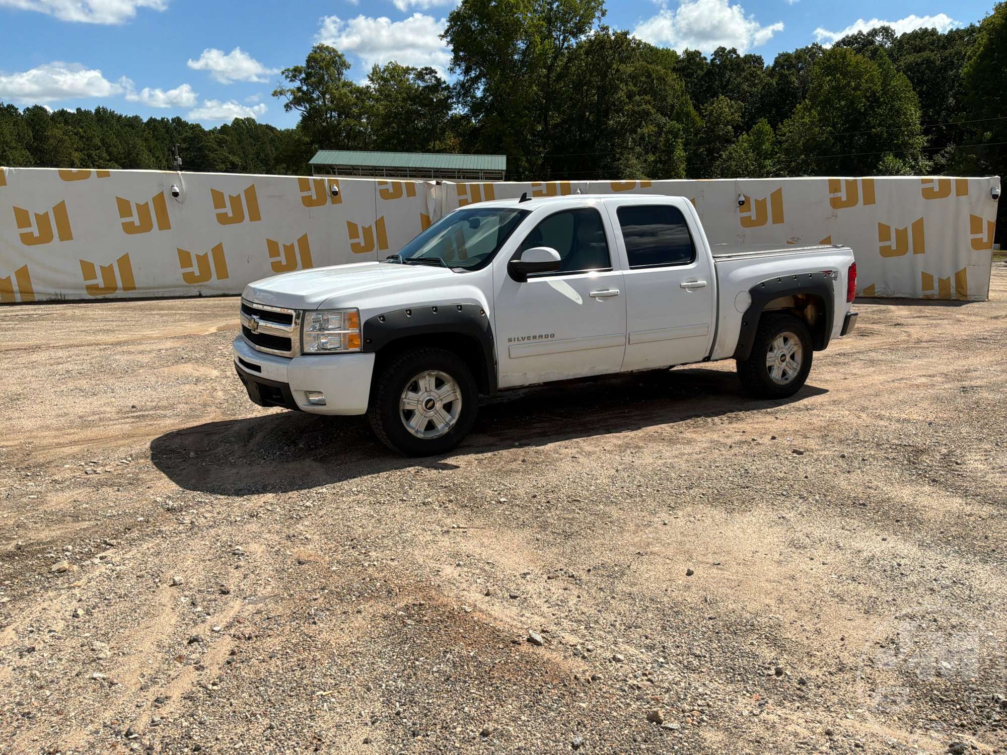 Photo of 2011 Chevrolet Silverado