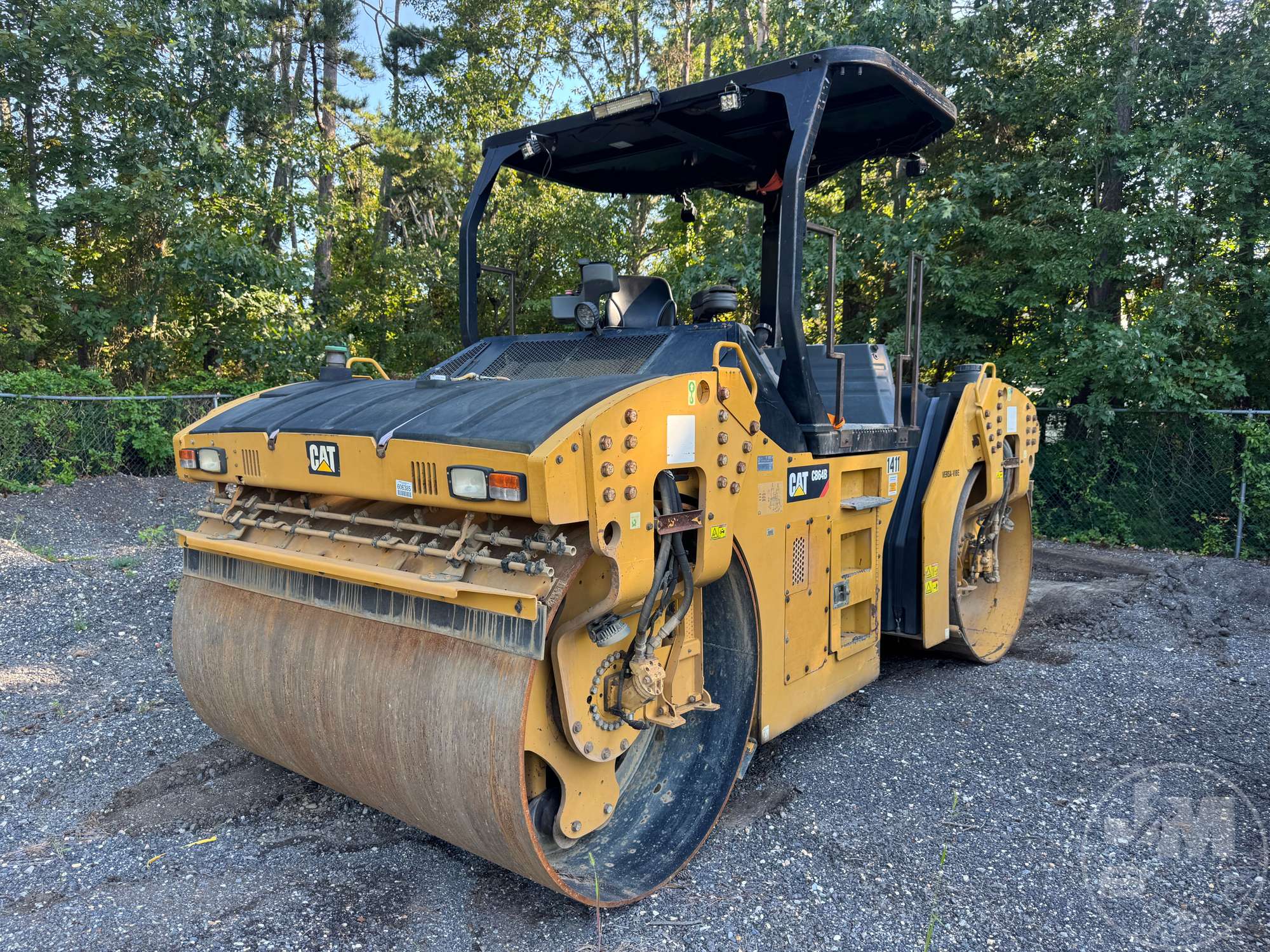 Photo of 2015 Caterpillar CB64B