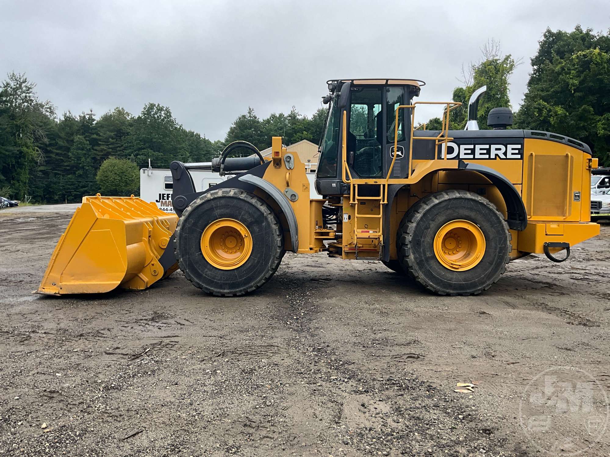 2012 John Deere 744K