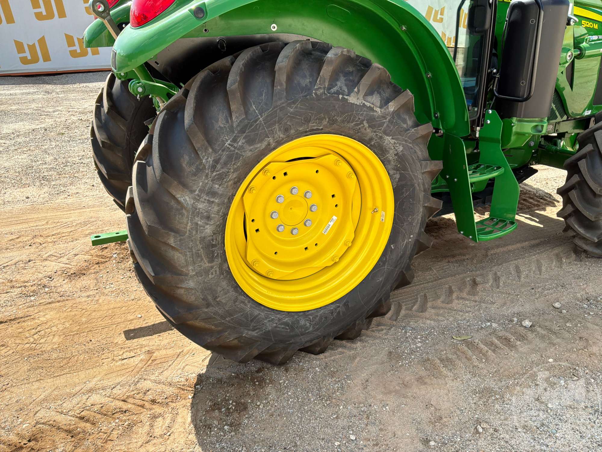 2025 John Deere 5120M