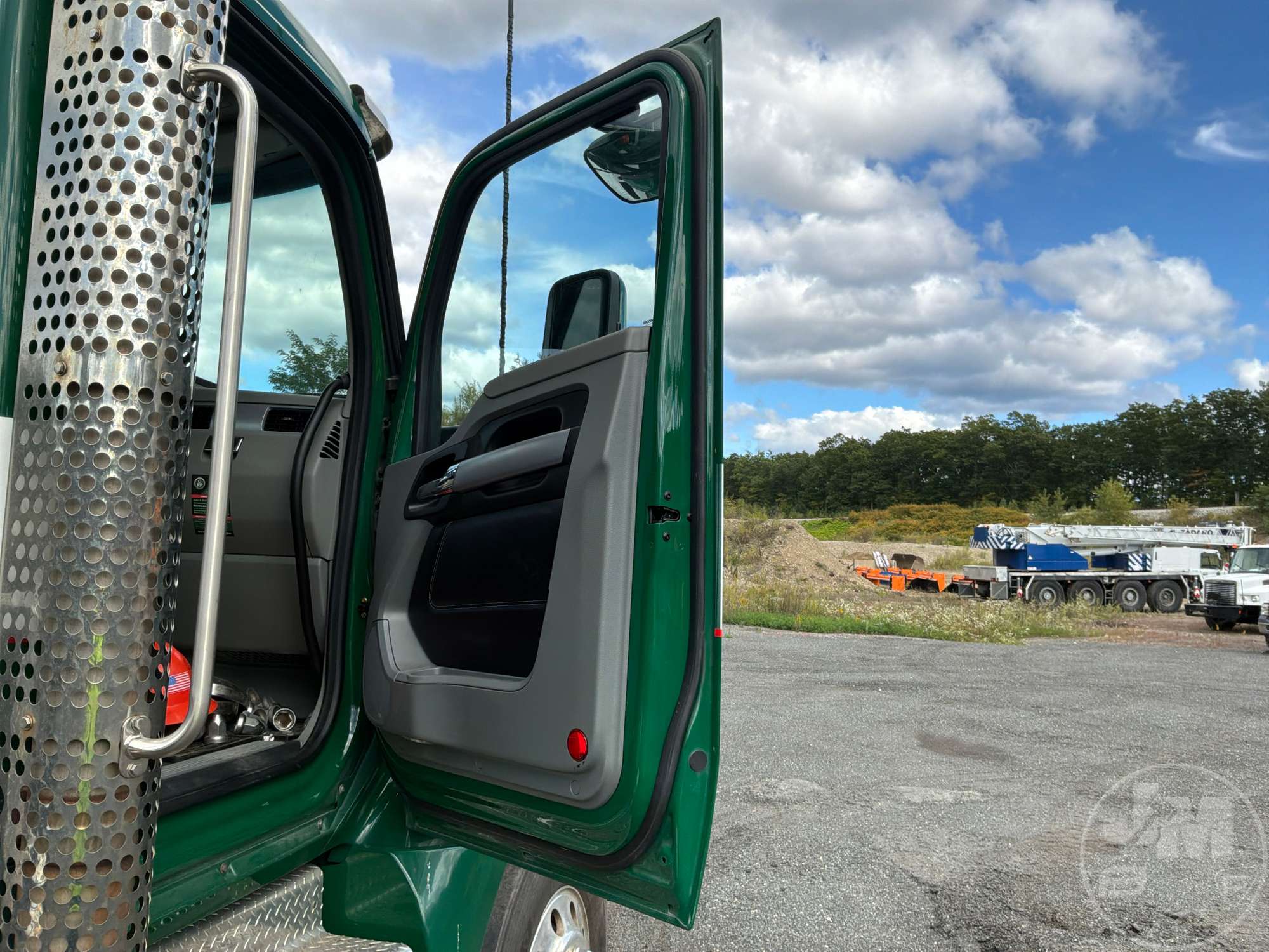 2020 Kenworth T880