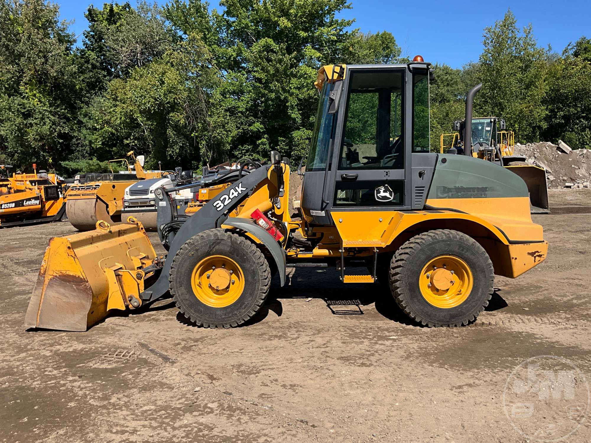 2017 John Deere 324K