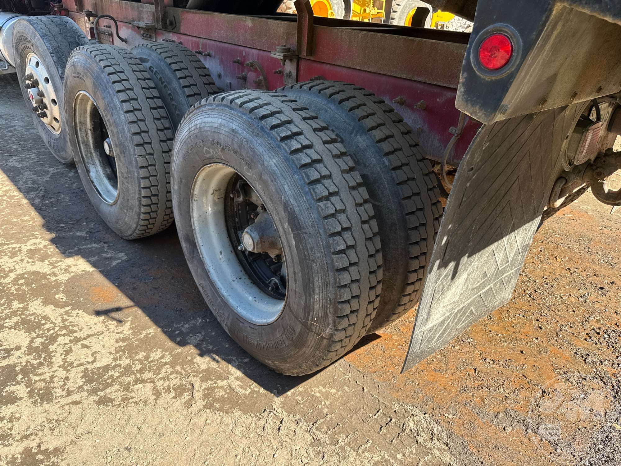 2009 Mack GU713