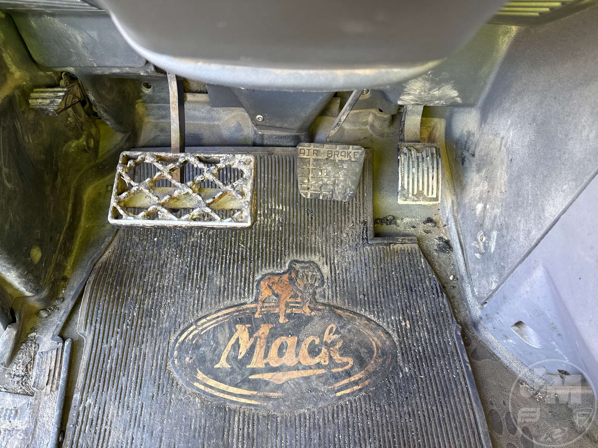 2011 Mack GU GRANITE