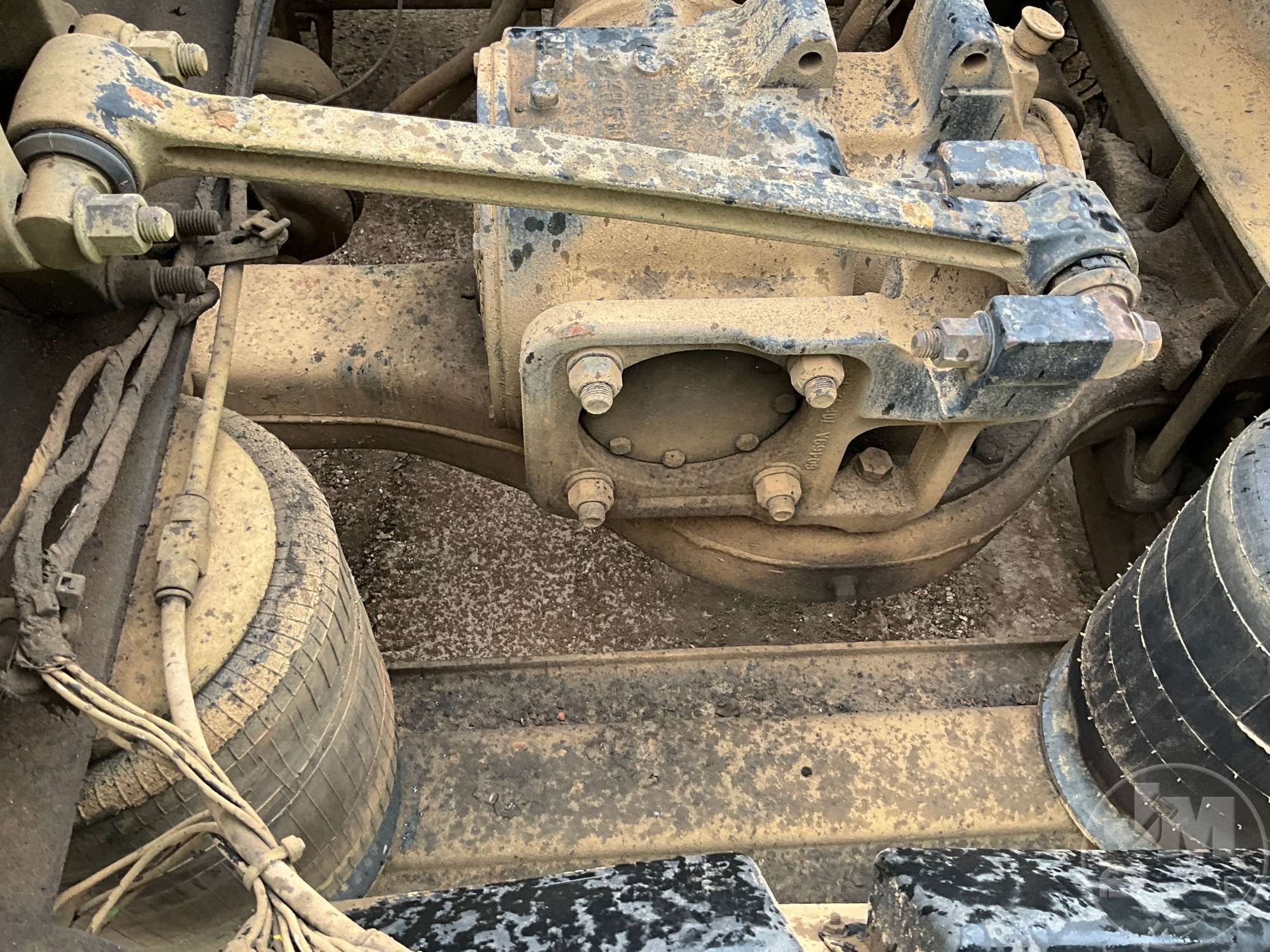 2005 Mack 613