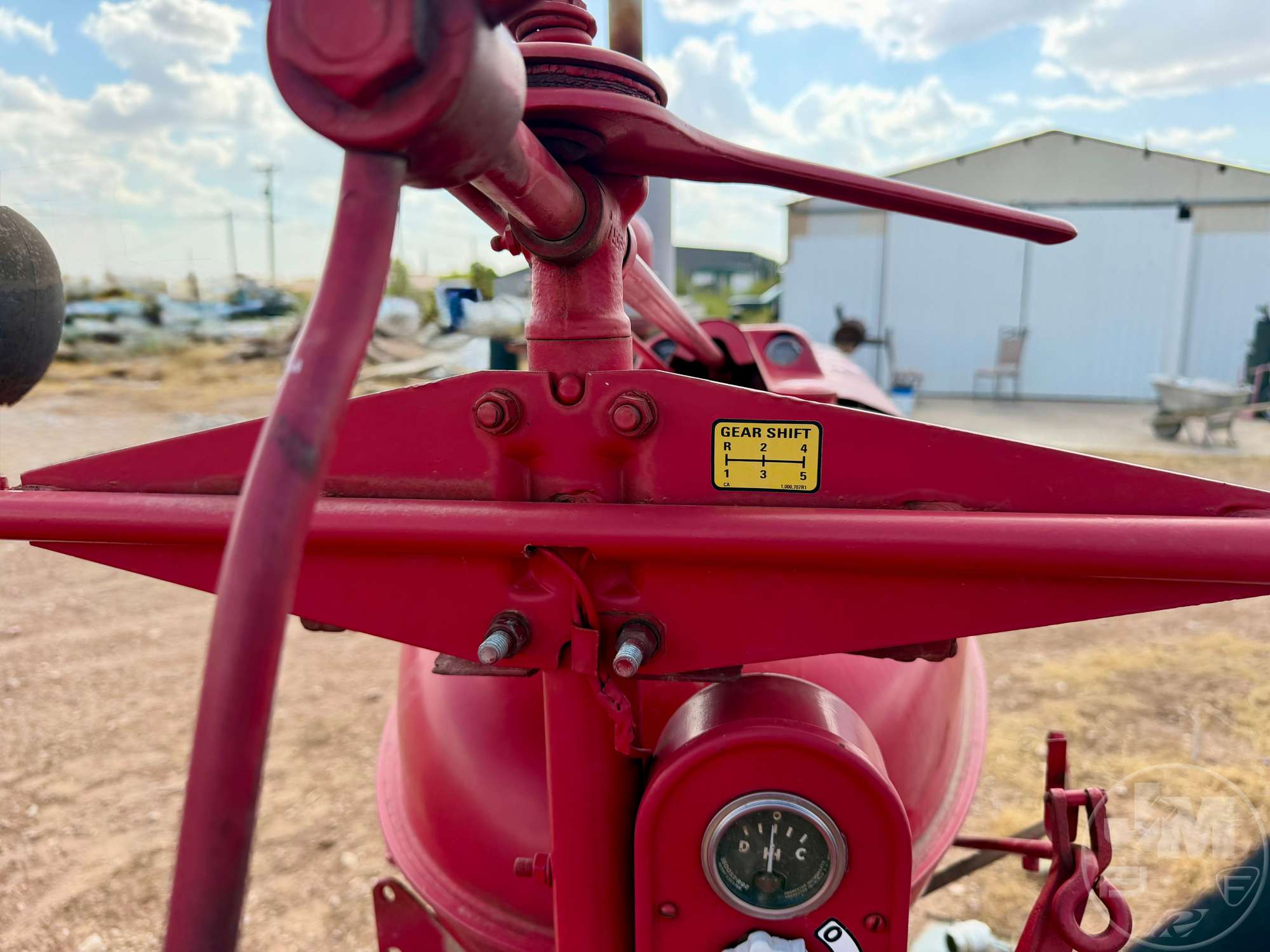 0 International MCCORMICK FARMALL