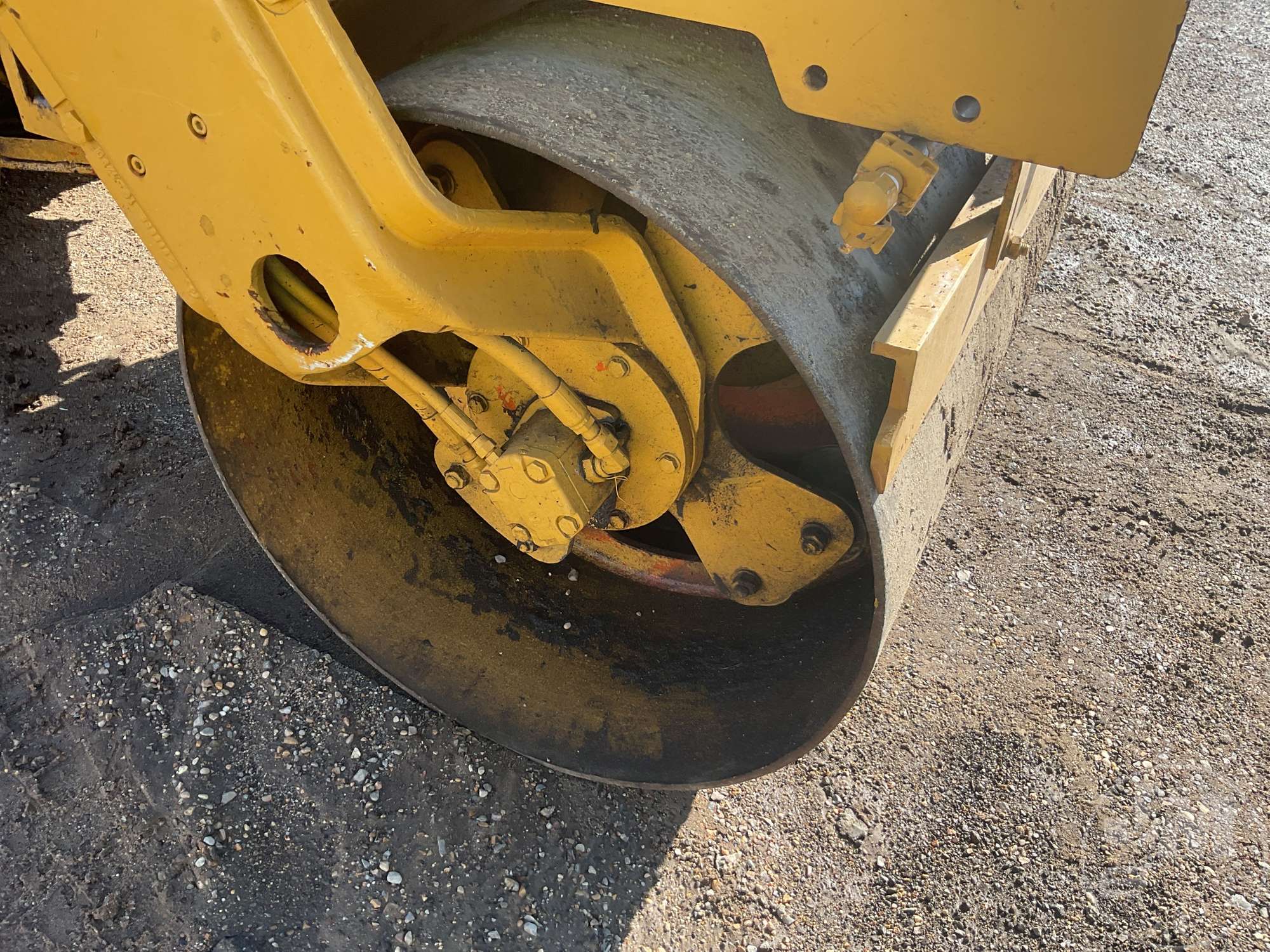 1998 Caterpillar CB224C