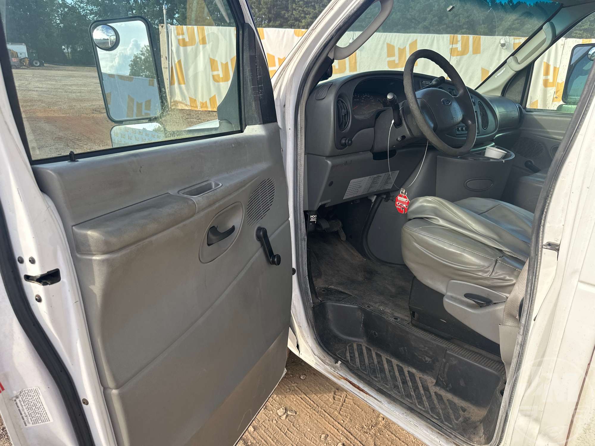 2007 Ford E-450