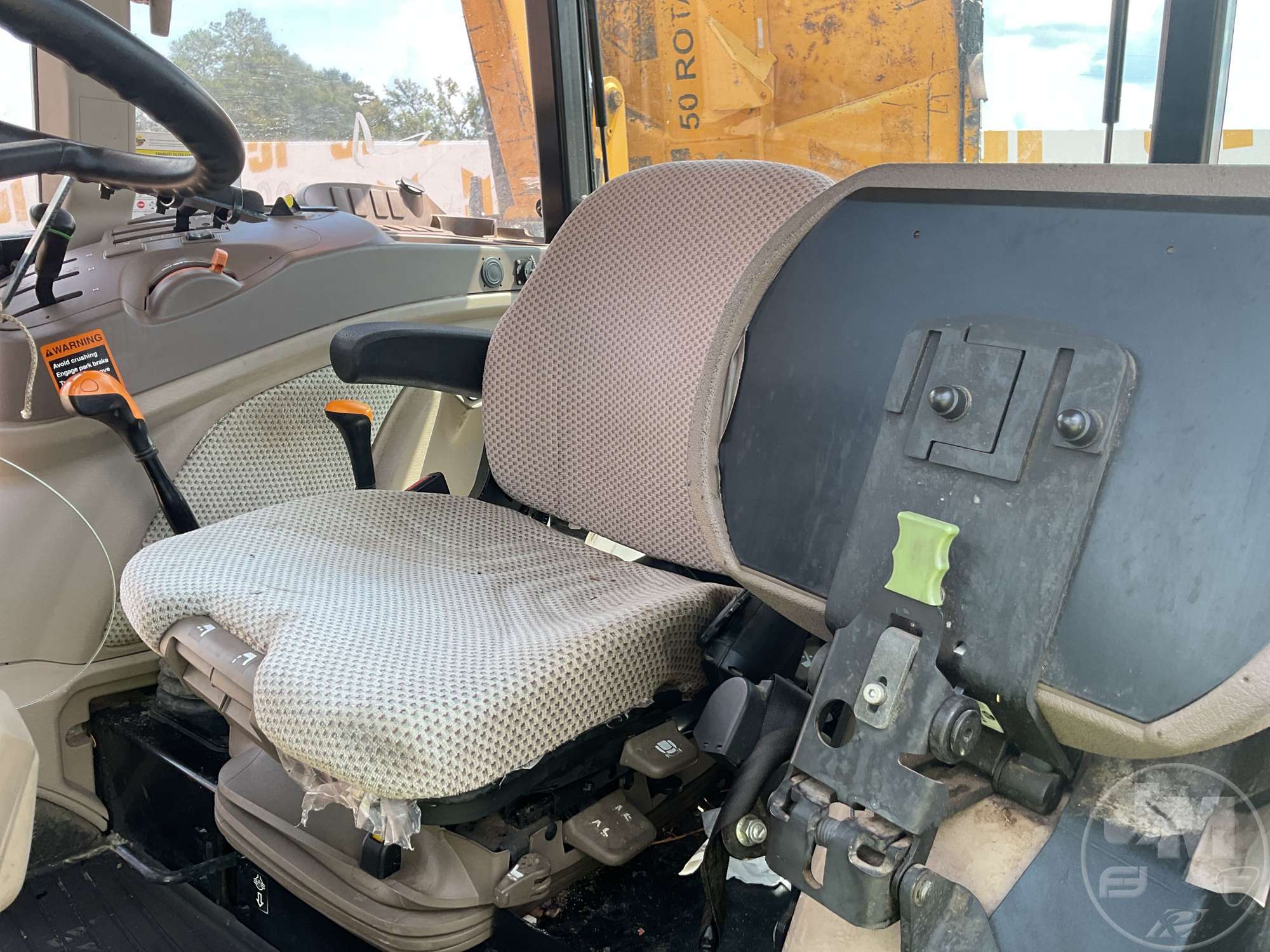 0 John Deere 6105E
