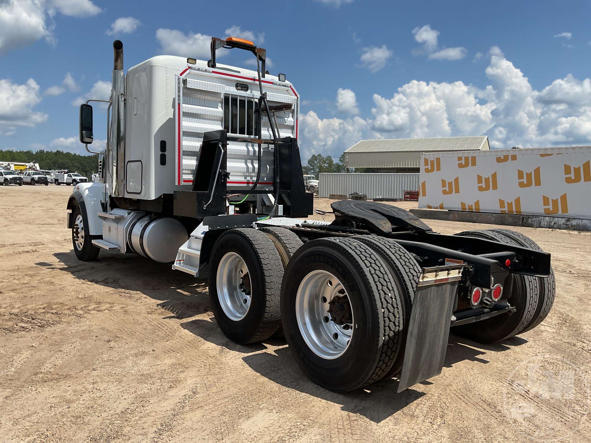 2020 Freightliner SD122