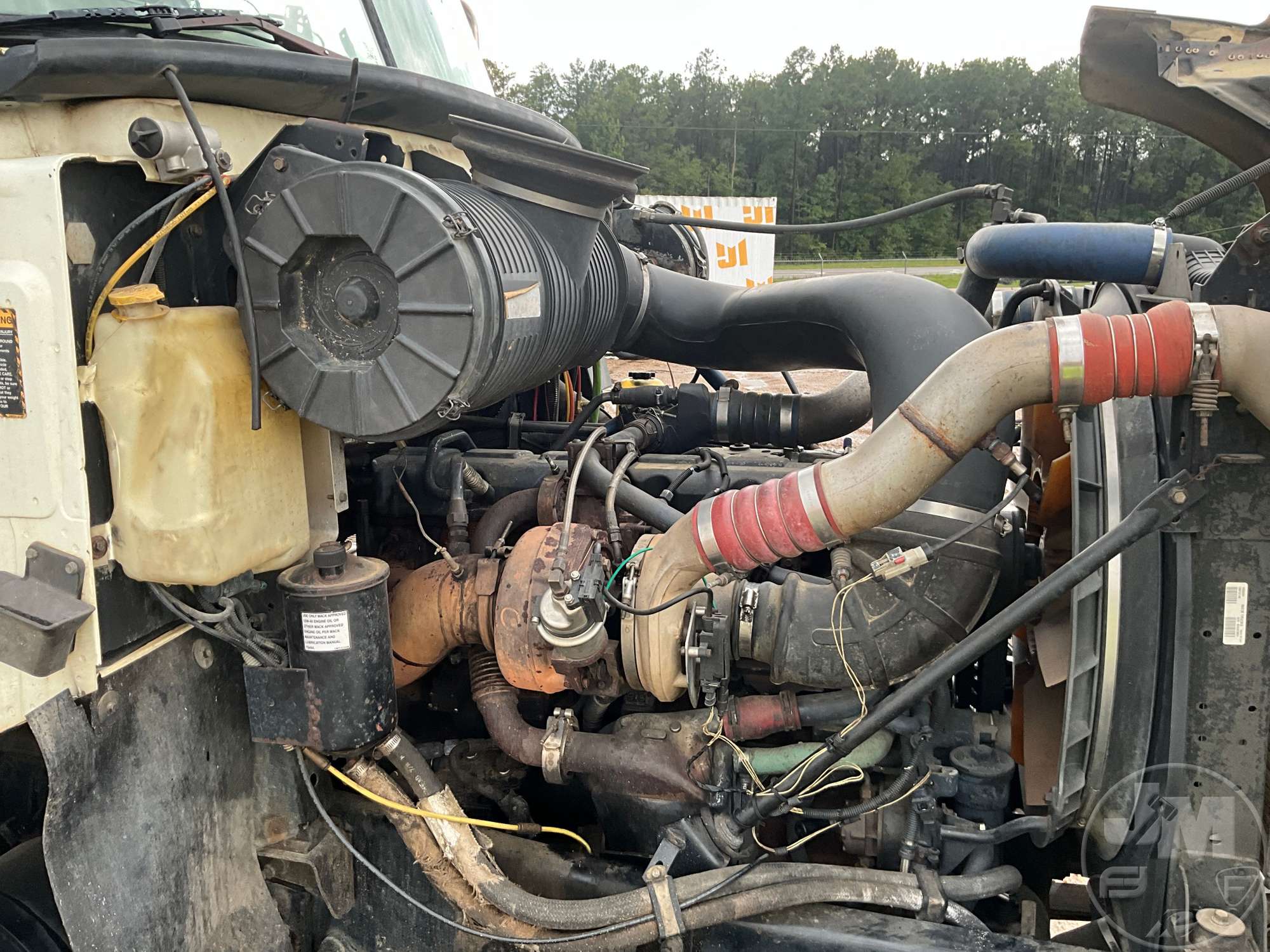 2005 Mack 613