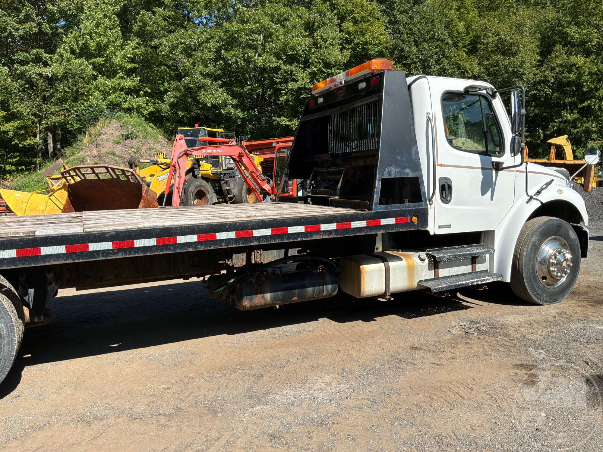 2005 Freightliner M2