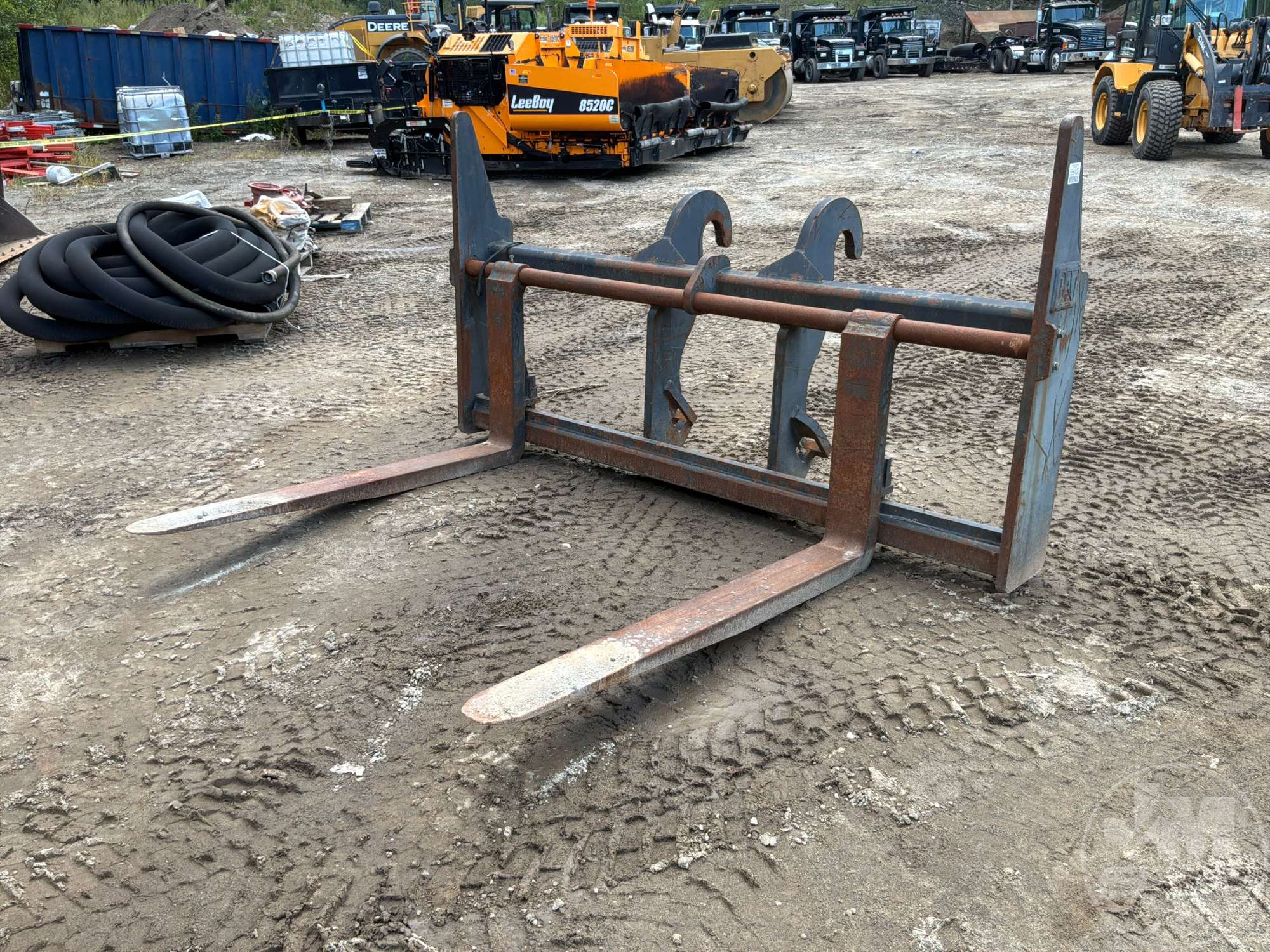 Photo of Caterpillar 60in.