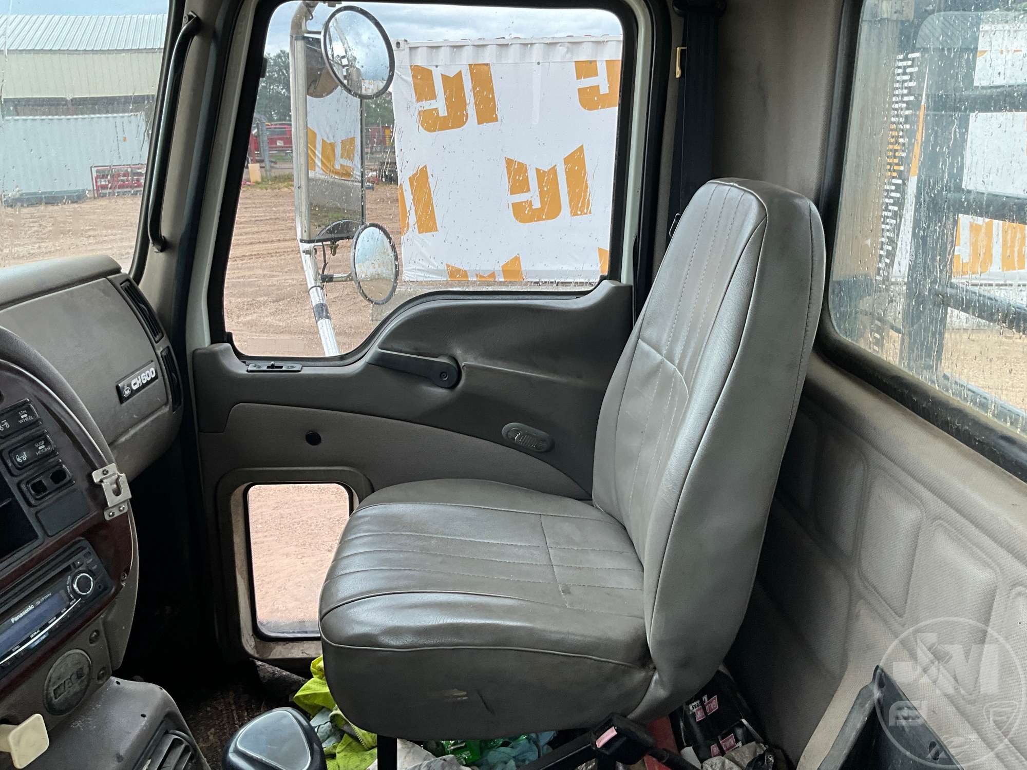 2005 Mack 613