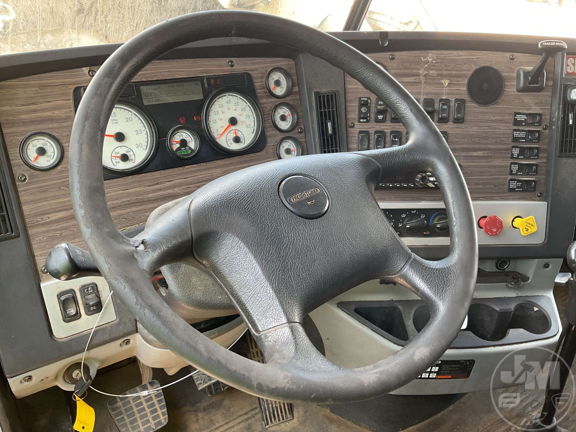 2020 Freightliner SD122