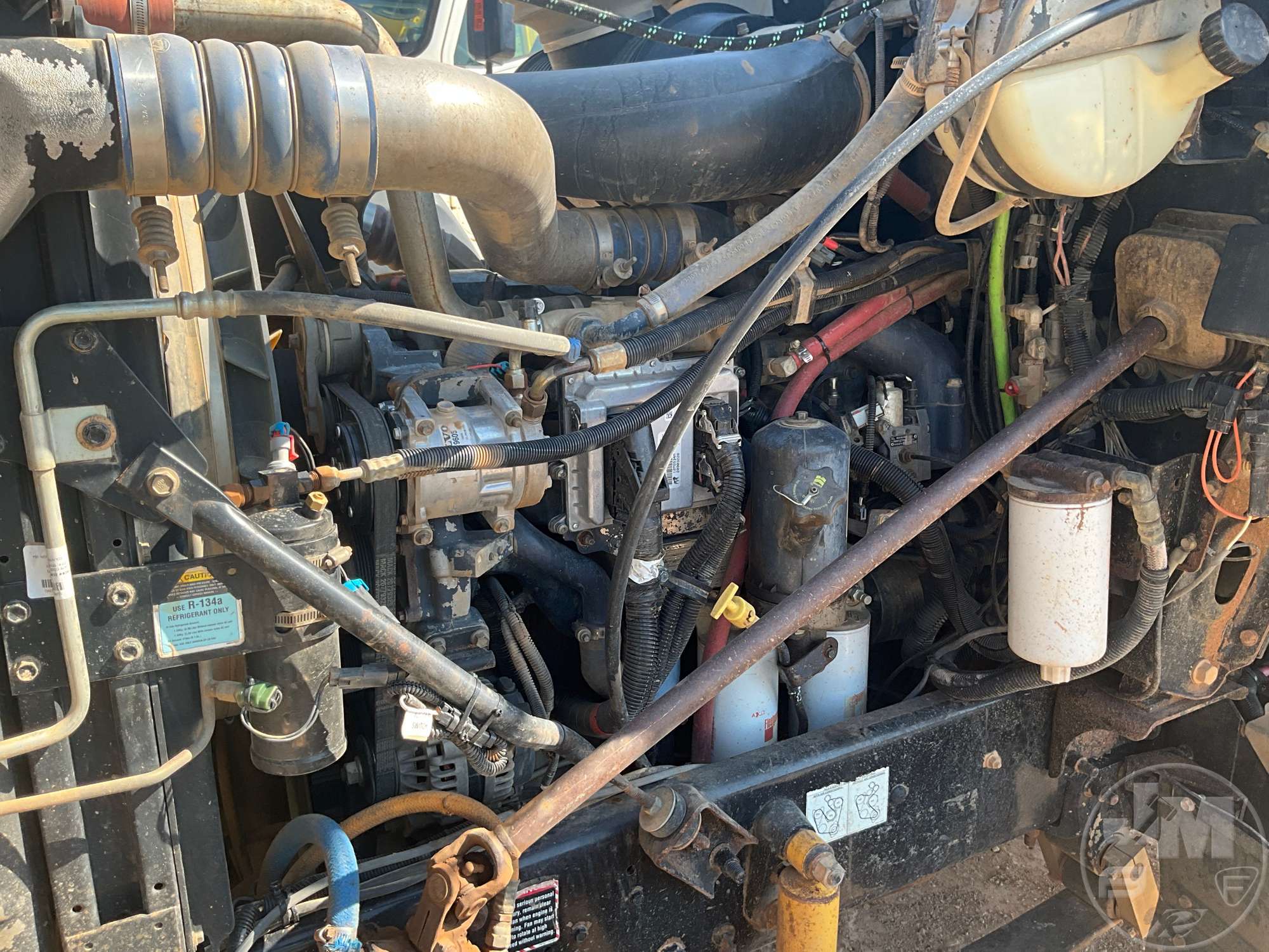 2004 Mack CH613