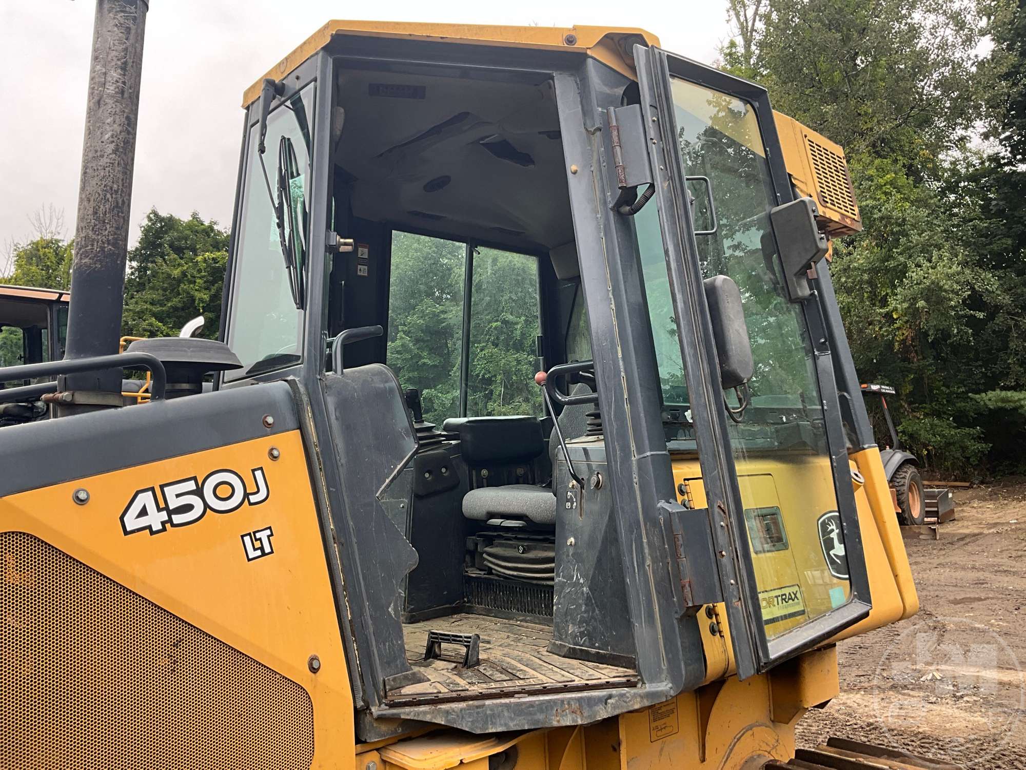 2005 John Deere 450J LT