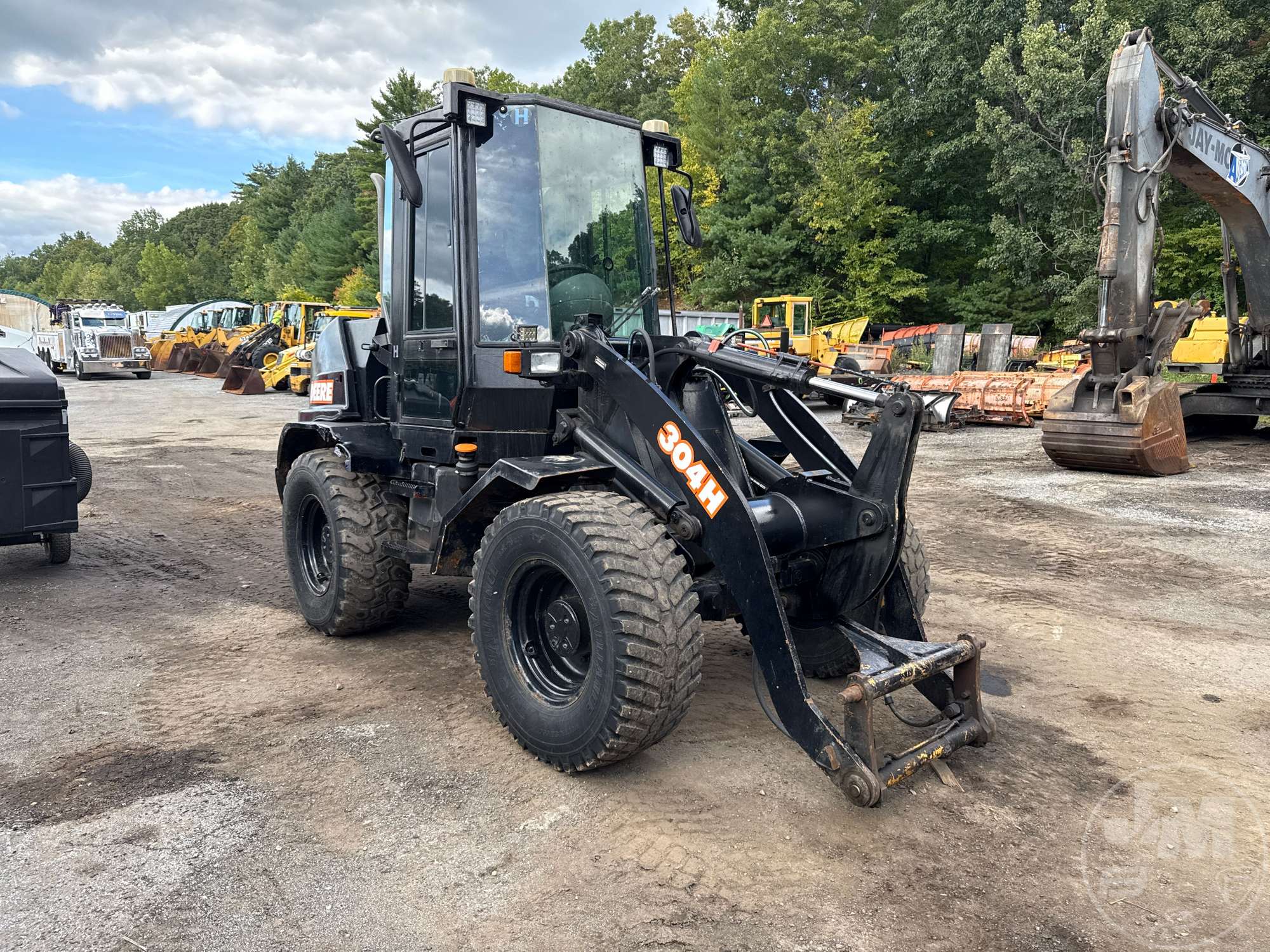 2000 John Deere 304H